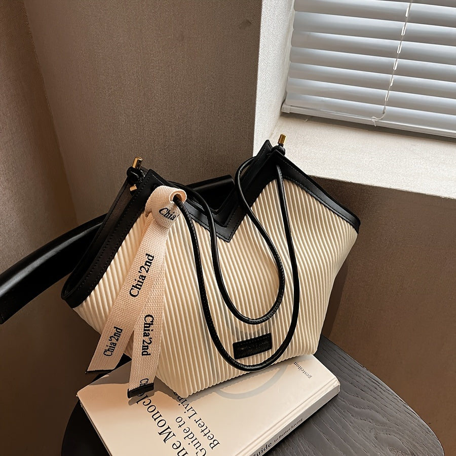 Sac cabas femme élégant blanc à détails noirs – design structuré à rayures embossées, anses doubles, foulard décoratif et fermeture zippée, idéal pour le travail, le shopping ou les voyages.