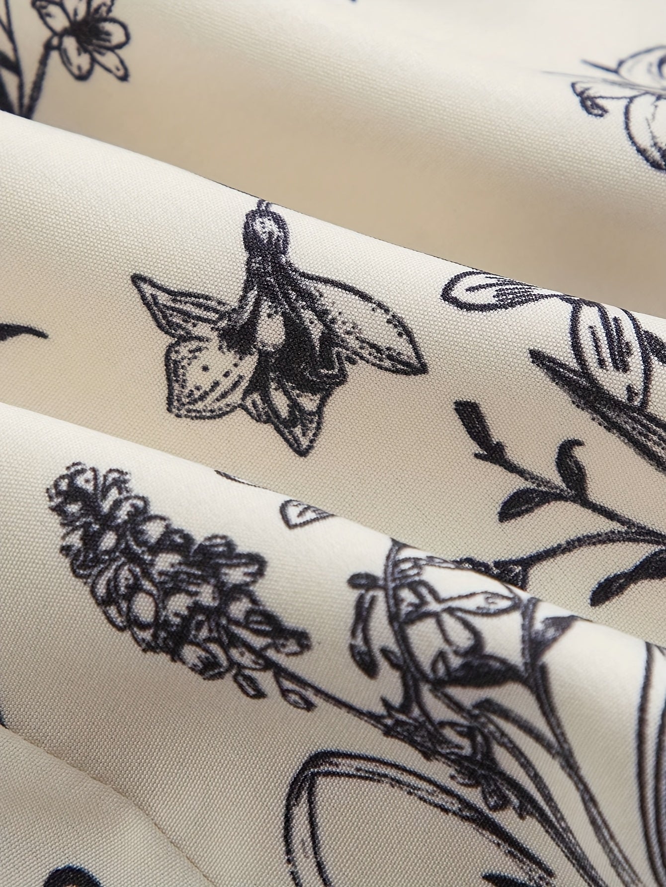 Robe courte chinoise femme – Col montant, manches bouffantes, taille cintrée, motif floral