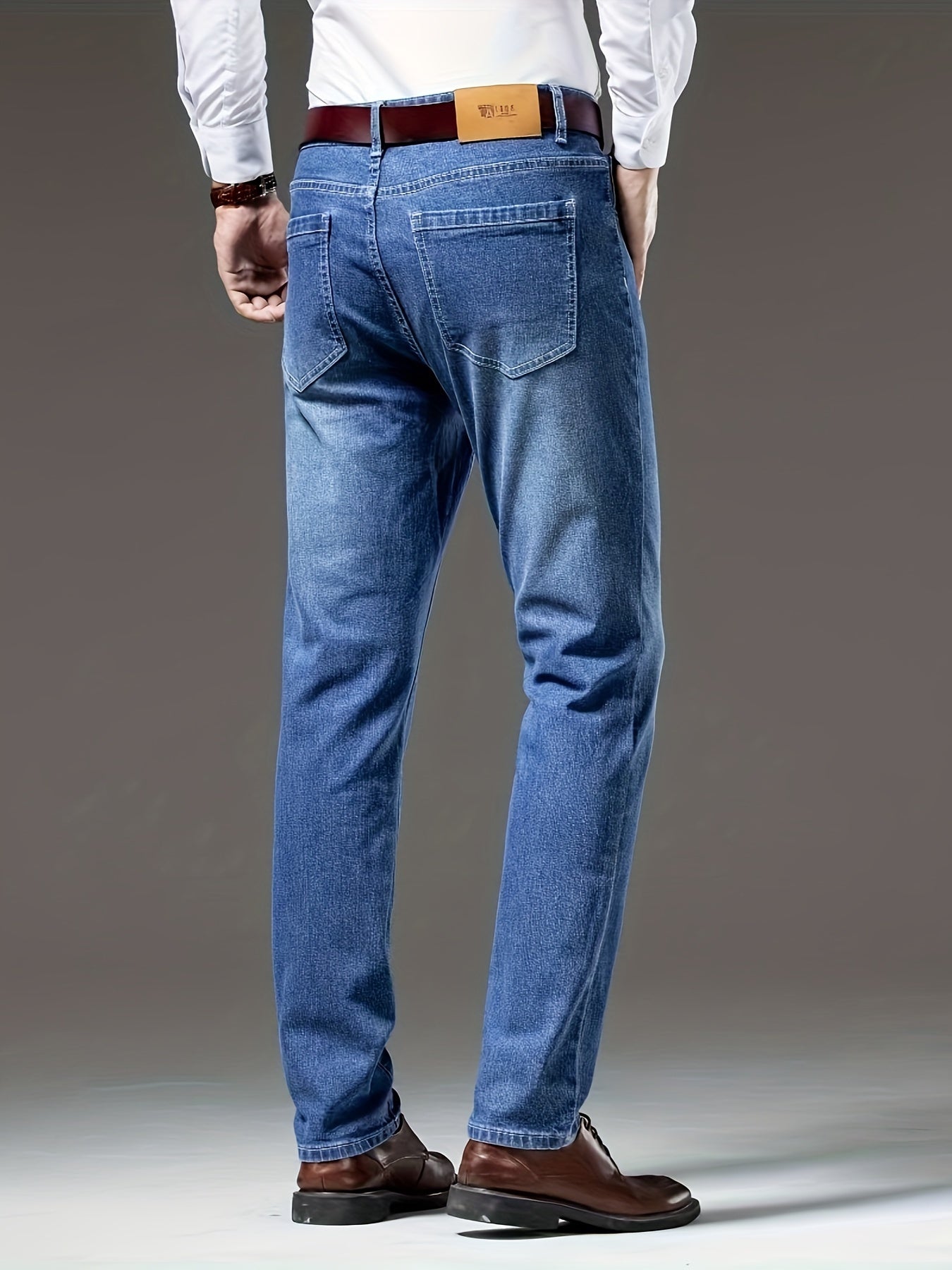 Jeans skinny stretch pour homme – coupe slim, denim extensible non transparent, taille mi-haute, bleu clair, idéal business casual et tenue décontractée, essentiel printemps/automne