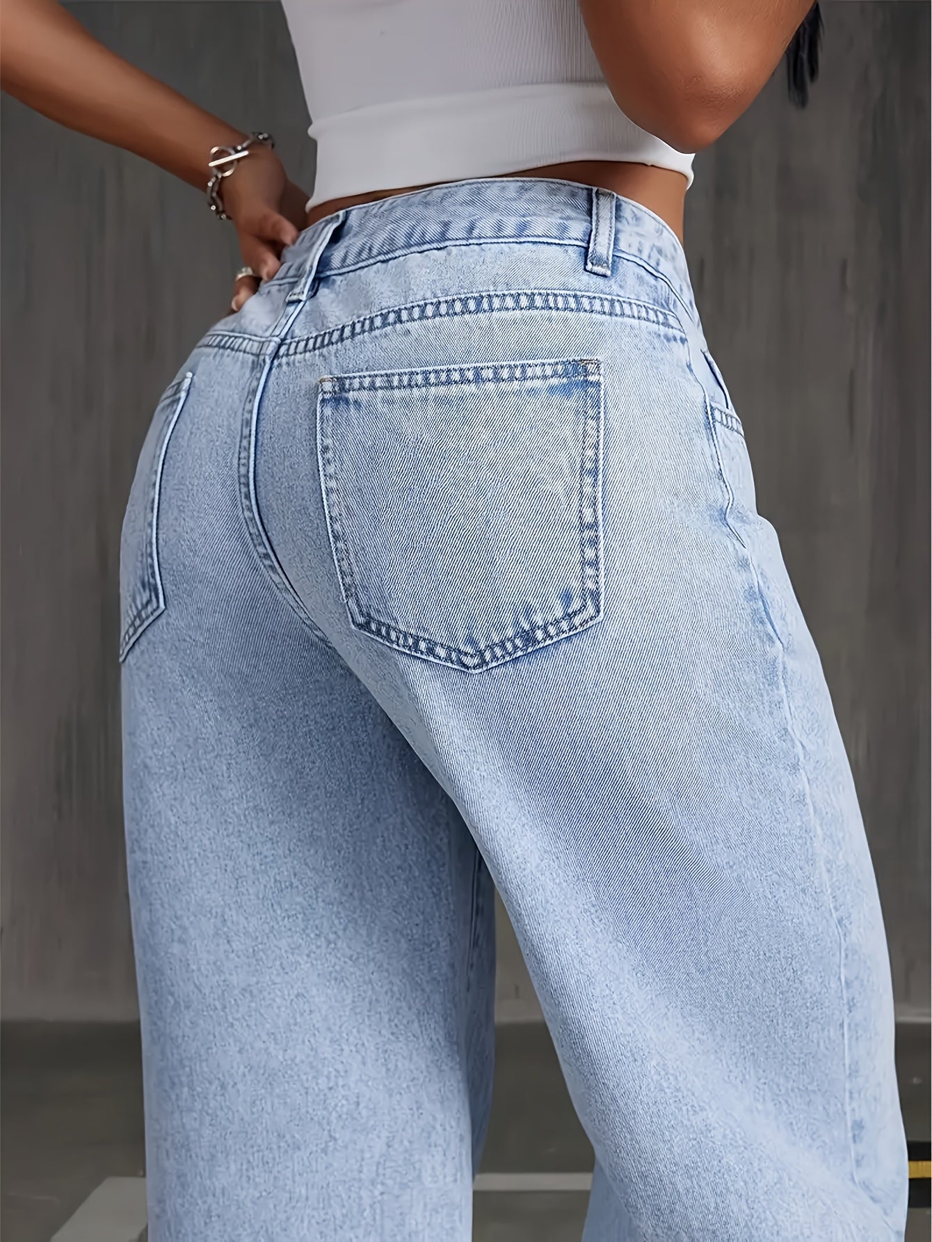 Jeans Femme Taille Haute – Jambe Large, Denim Bleu Délavé avec Passants de Ceinture et Ourlet Effiloché, Pantalon Droit pour Tenues Décontractées et Formelles, Confort Toutes Saisons, Lavable en Machine, Coupe Non-Extensible