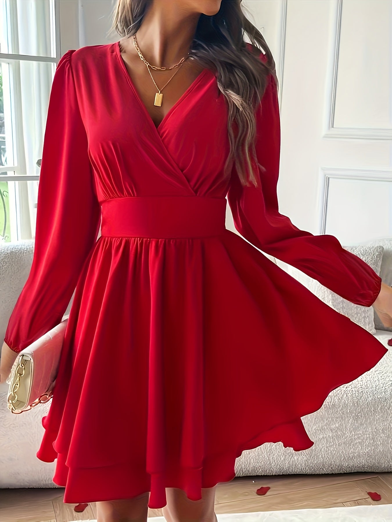 Robe élégante pour femme avec un décolleté fendu