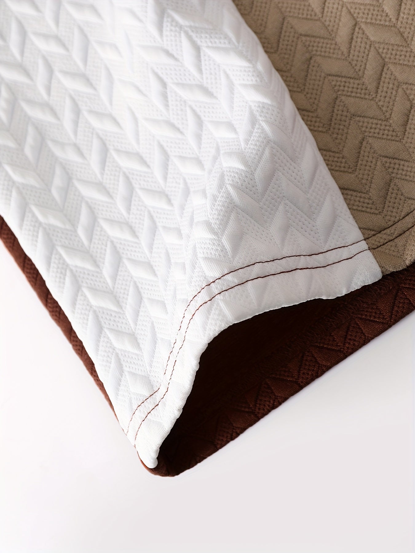 Men's Summer Shirt - Short Sleeve Geometric Pattern Button-Up Collar, Contrast Color Block Design, Breathable Knit Fabric, Machine Washable Casual Top for Office & Leisure, Relaxed Fit Apparel, Easycare Clothing