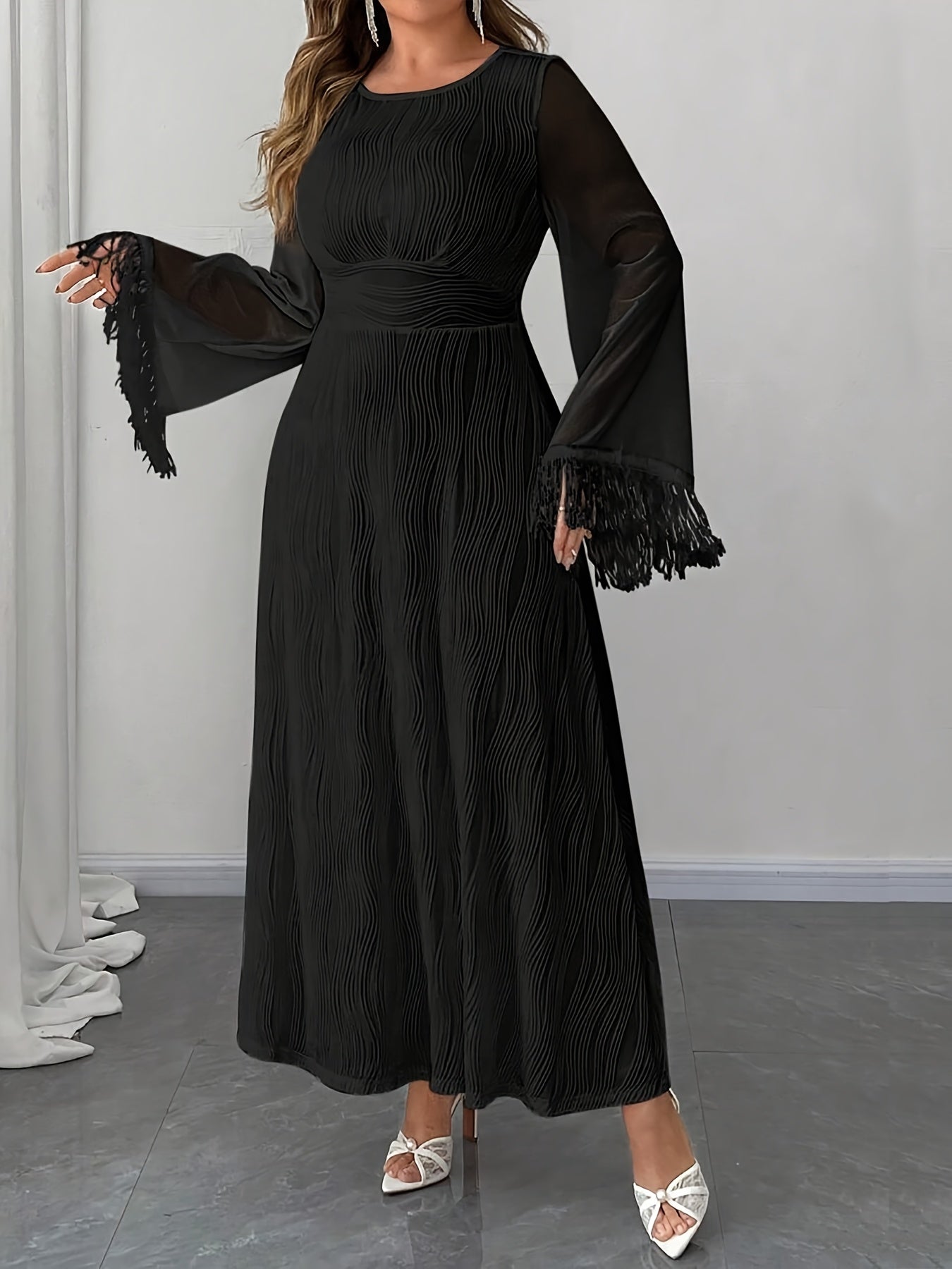 Robe élégante grande taille femme – manches longues en chiffon effet vague, avec franges
