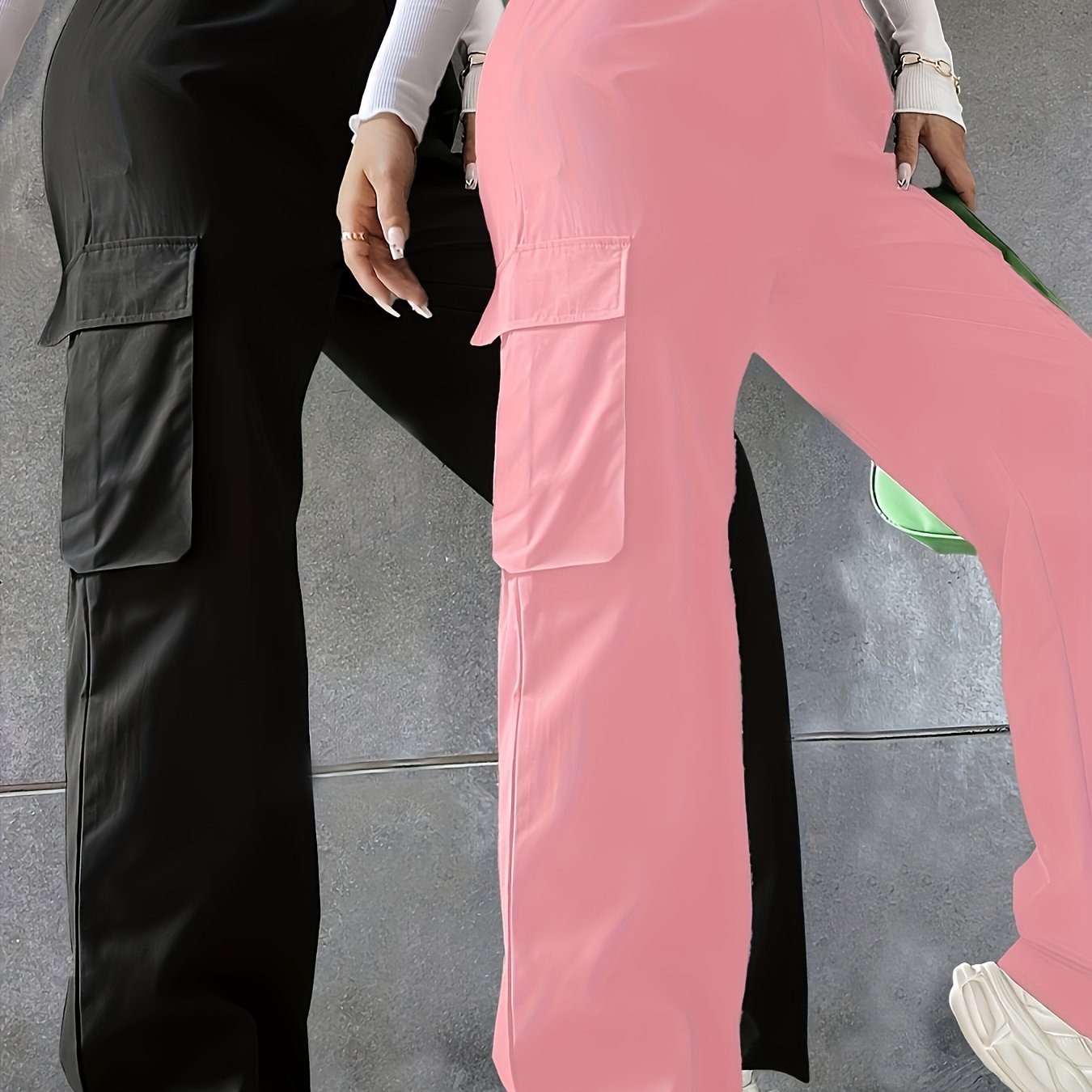 Ensemble deux pièces : salopette noire et vert militaire tendance et polyvalente avec grandes poches