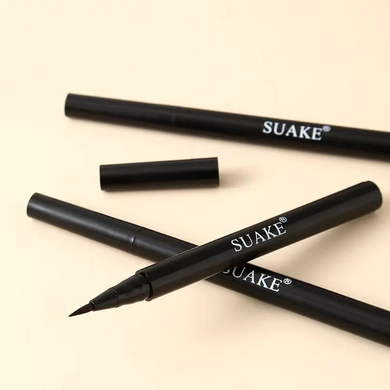 Eyeliner Noir — waterproof, résistant à la sueur et anti-bavures, crée un look naturel, glisse facilement et s’applique rapidement