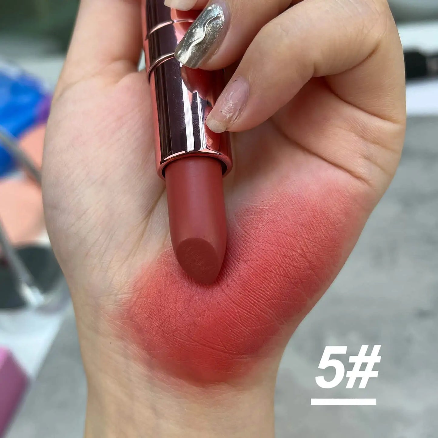 Maquillage personnalisé vegan – Rouge à lèvres nude, étiquette privée – Stick à lèvres, labiales, lipstick