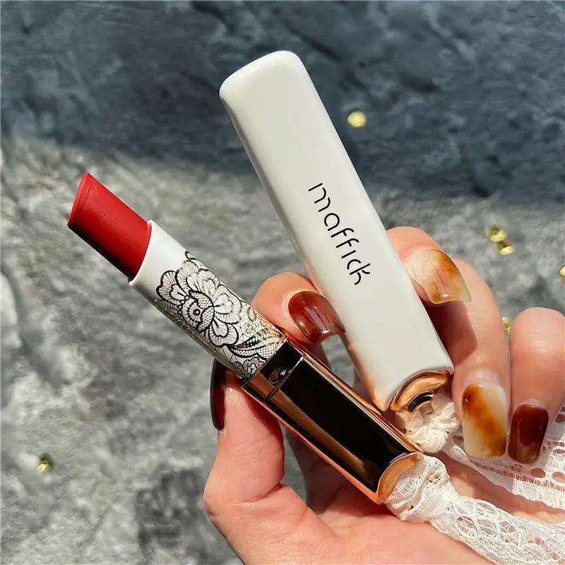 Rouge à Lèvres Lace Mat – Longue Tenue, Anti-Transfert, Velours Mat, Hydratant