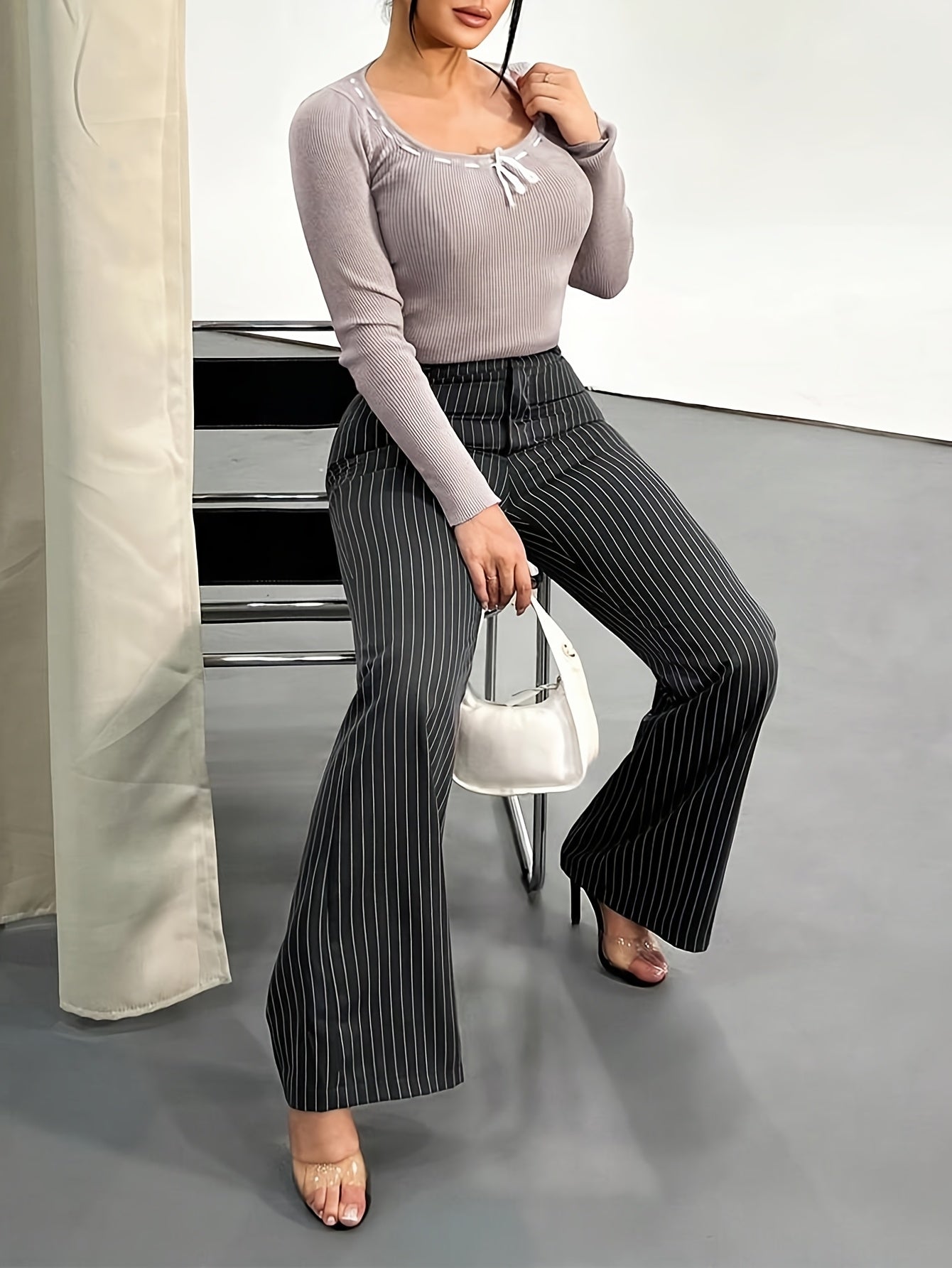 Pantalon Femme Élégant – Noir à Rayures Verticales, Coupe Droite, Bureau et Décontracté, Tous Saisons
