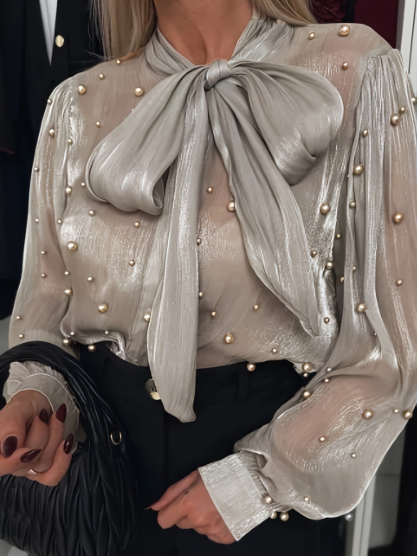 Blouse grande taille pour femmes – Col noué avec perles, satin gris clair, casual et formel, toutes saisons, tissu polyester, élégante