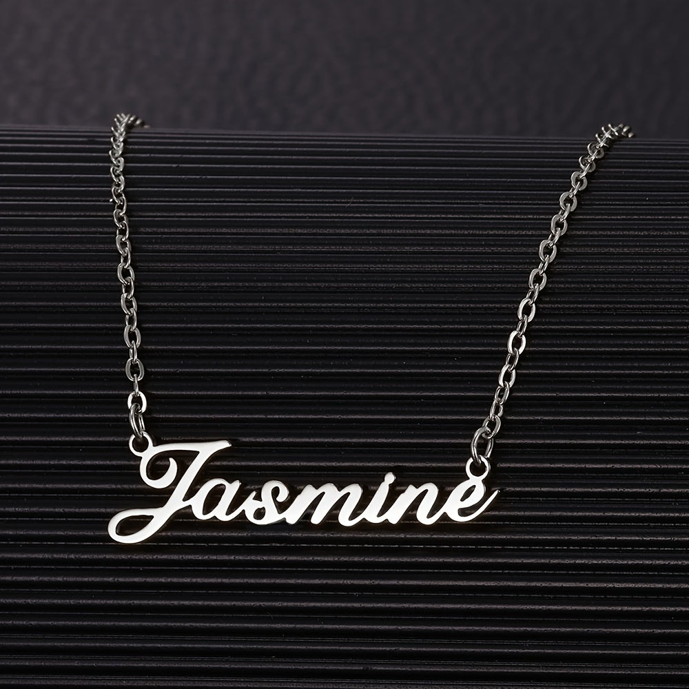 Collier personnalisé pour femmes et hommes, pendentif doré avec prénom en script cursif, bijou minimaliste unisexe, accessoire élégant pour tenue décontractée, chaîne délicate, parfait pour les amateurs de mode