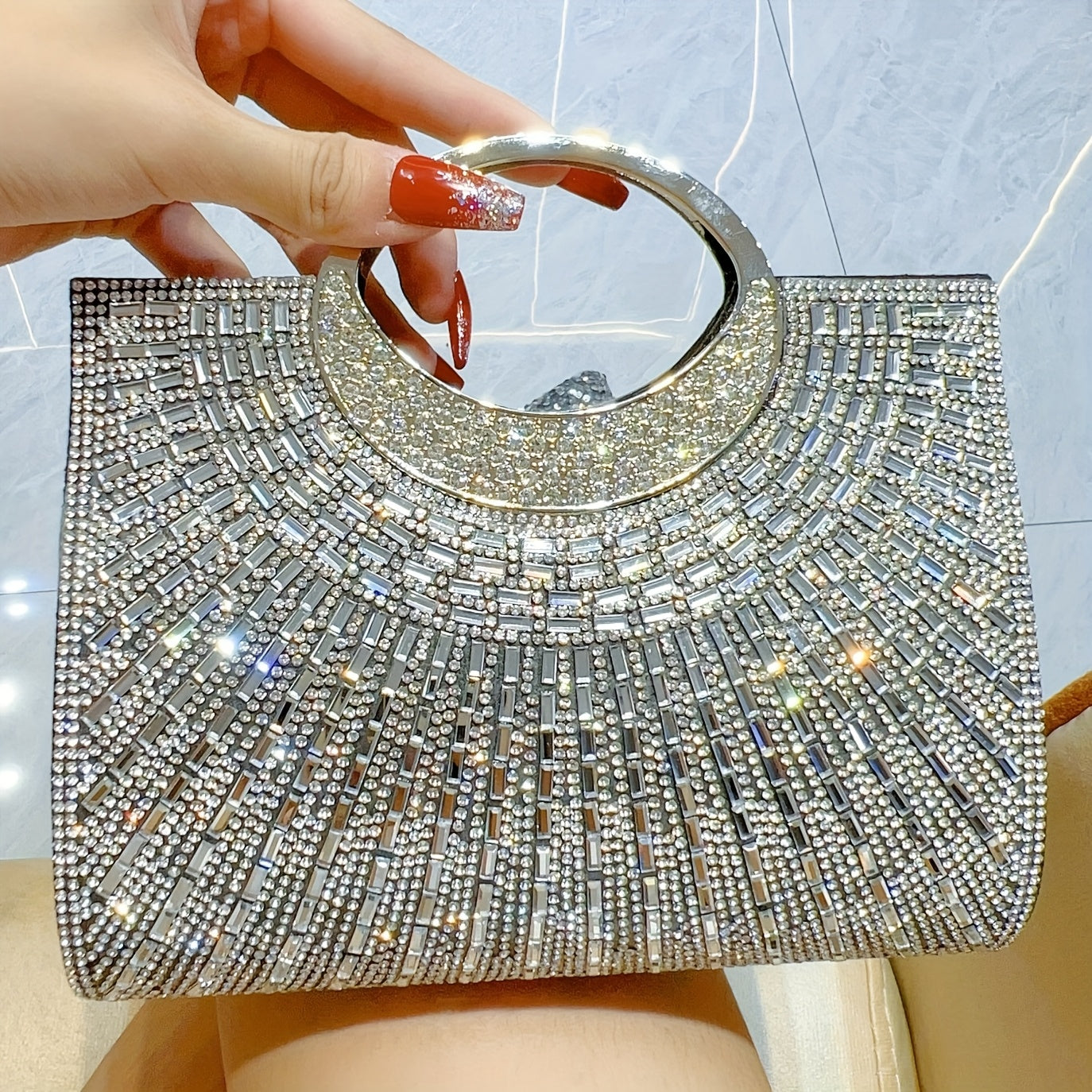 Pochette de Soirée Brillante – Strass, Sac à Main Bandoulière pour Banquets et Événements Week-end, Sac Dîner Femme, Peut Contenir Produits de Maquillage Quotidiens, Idéal Cadeau pour Elle