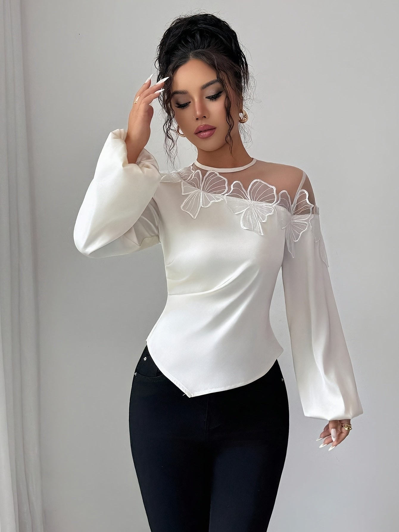 Blouse femme élégante manches longues ajustée, col rond, dentelle et panneaux en mesh semi-transparents, top uni polyvalent automne/hiver