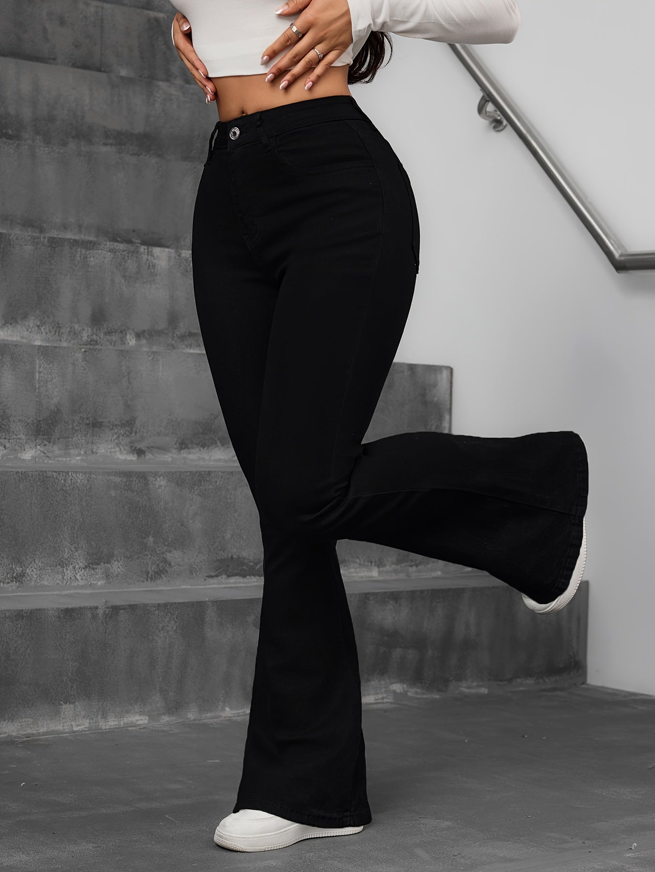 Jean évasé taille haute pour femmes – Slim fit, fermeture bouton, longue, noir, style casual, toutes saisons