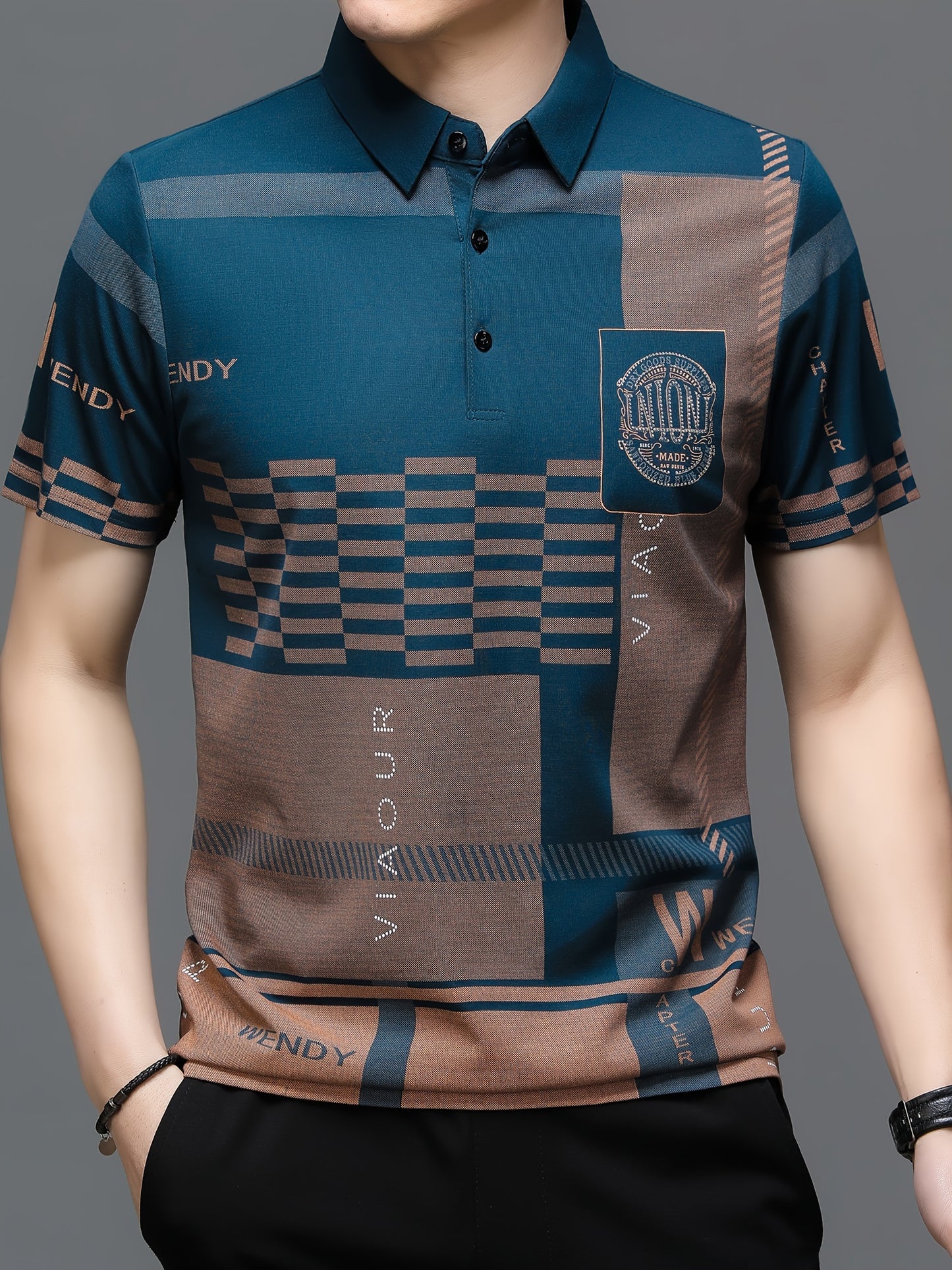 A Set of Two 380G Short-Sleeve Polo Shirts with a Collar, Featuring a Stylish Plaid Design And English Decorations for Men, Perfect for Summer.