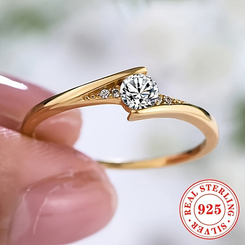 Bague de fiançailles élégante en argent S925 plaqué or 18K – design simple et luxueux avec pierre ronde synthétique, idéale pour les mariages et banquets, bijou raffiné pour femme