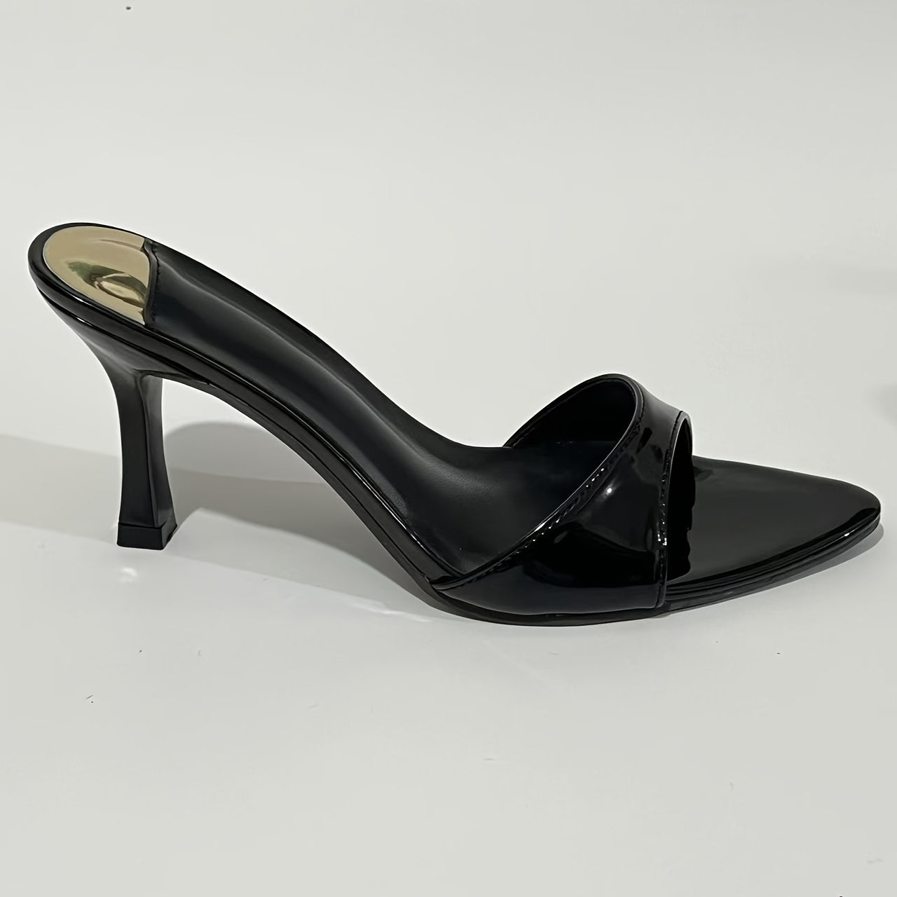 Sandales à talons aiguilles noires et rouges pour femmes – talon haut, bout ouvert, slip-on, dessus synthétique, semelle TPR, chaussures confortables et stylées