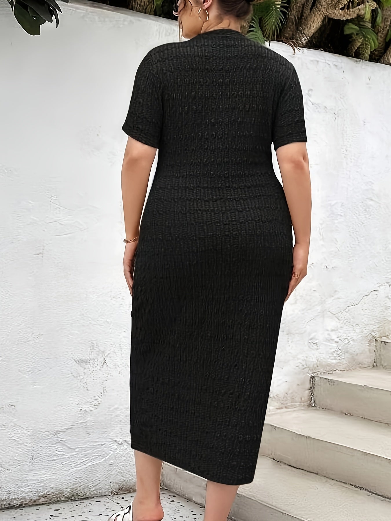 Robe élégante femme slim – ourlet évasé, manches courtes, col rond, noire unie, lavable à la main, polyvalente toutes saisons pour occasions décontractées et formelles