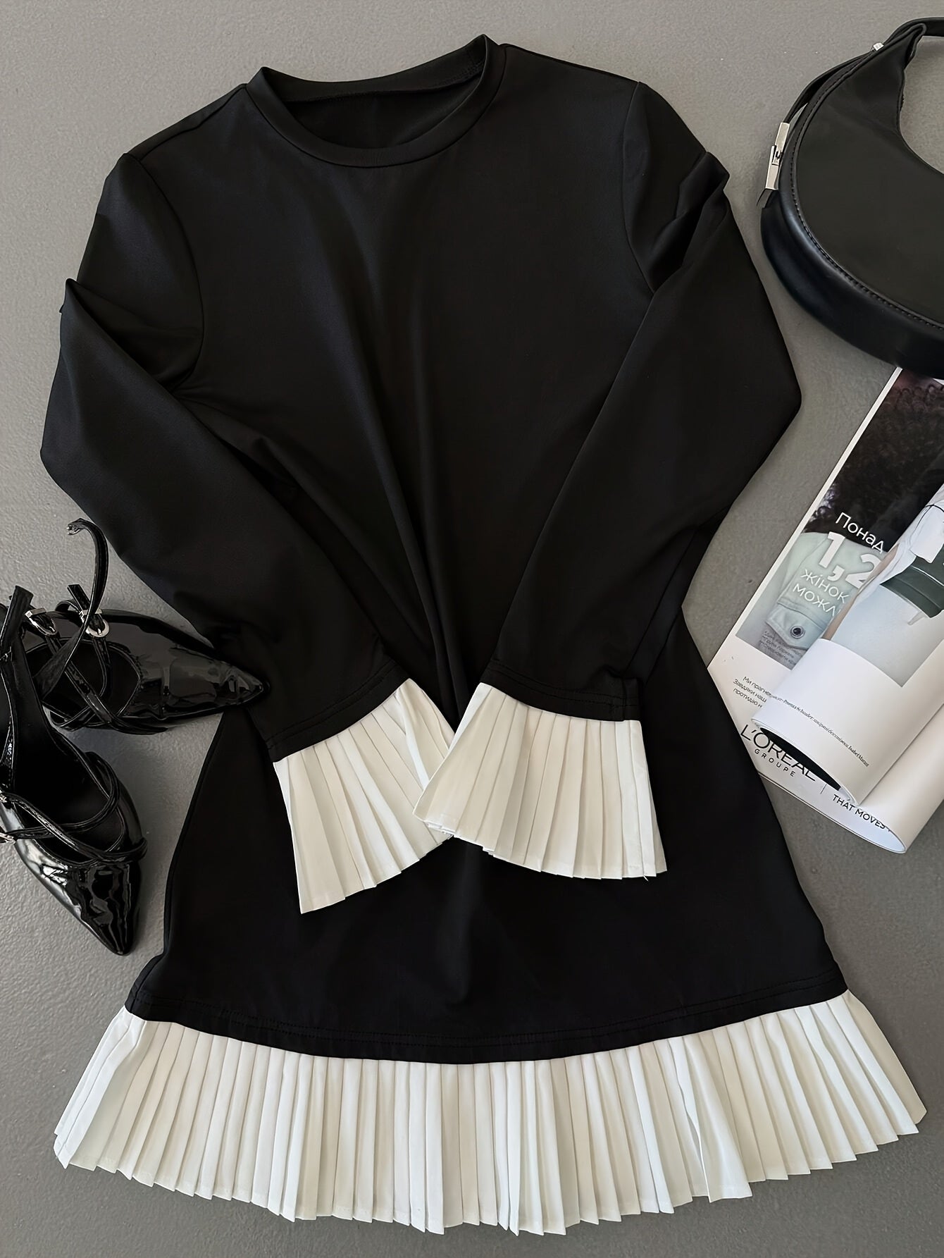 Robe élégante femme – manches longues, coupe A-line, col rond, ourlet contrasté noir et blanc, détails plissés, automne, tenue décontractée à formelle, idéale pour goûters et soirées, tenue de soirée sophistiquée