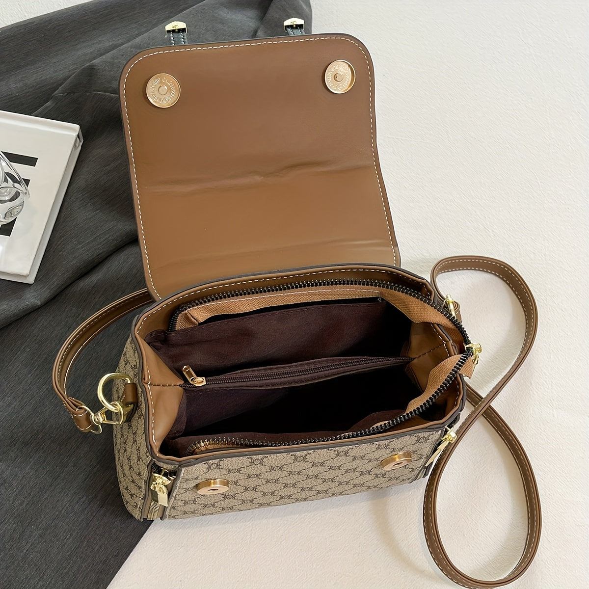 Sac à main grande capacité pour femmes– motif géométrique, fermeture magnétique, ferrures dorées, doublure polyester