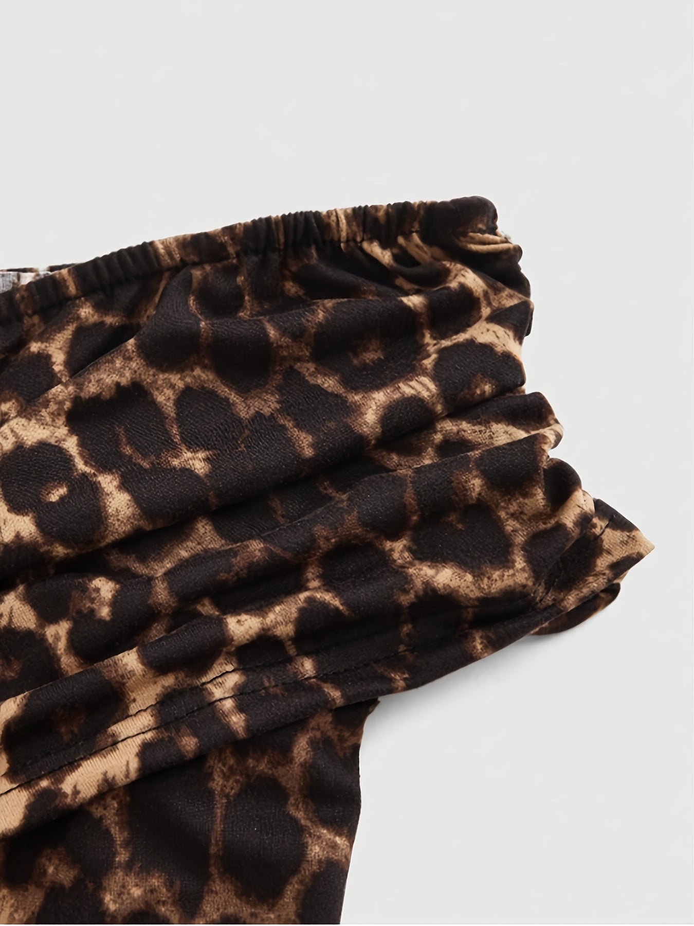 Top court à manches courtes pour femmes style punk Y2K motif léopard épaules dénudées sexy mode décontractée