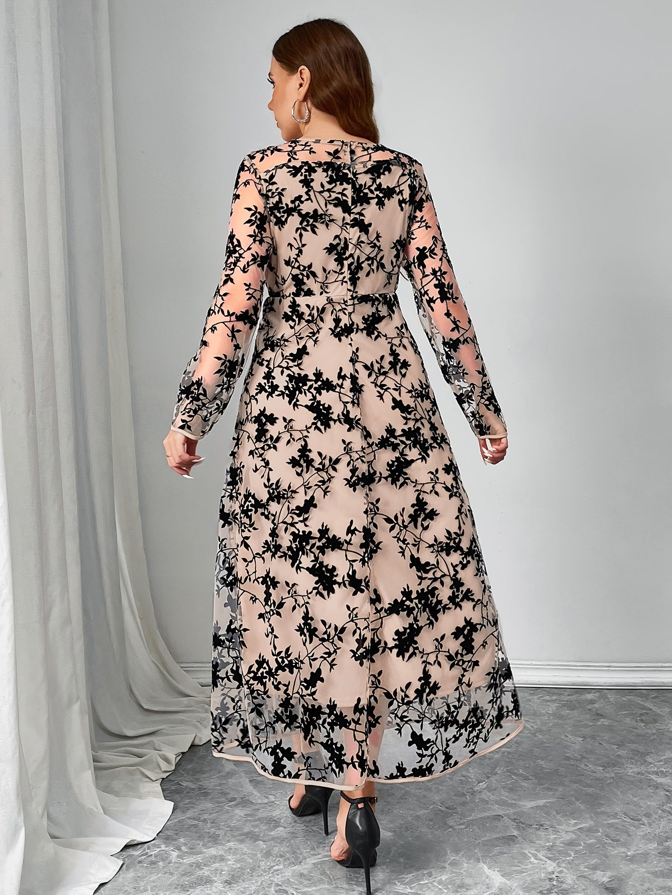 Elegant Plus Size Floral Print Long Sleeve Dress with Netted Hem - Flared Umbrella Skirt, Fitted Top & Flared Hem, All-Season Versatile for Casual & Formal Occasions