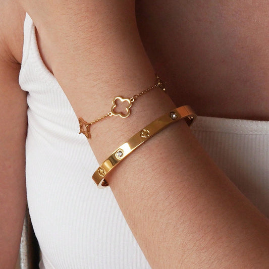 Lot de 2 Bracelets Femme Élégants – Acier Inoxydable, Design Créatif Trèfle, Simple et Chic, Parfait pour Banquets, Quotidien, Déplacements ou Cadeaux de Fêtes, Accessoire Mode Polyvalent