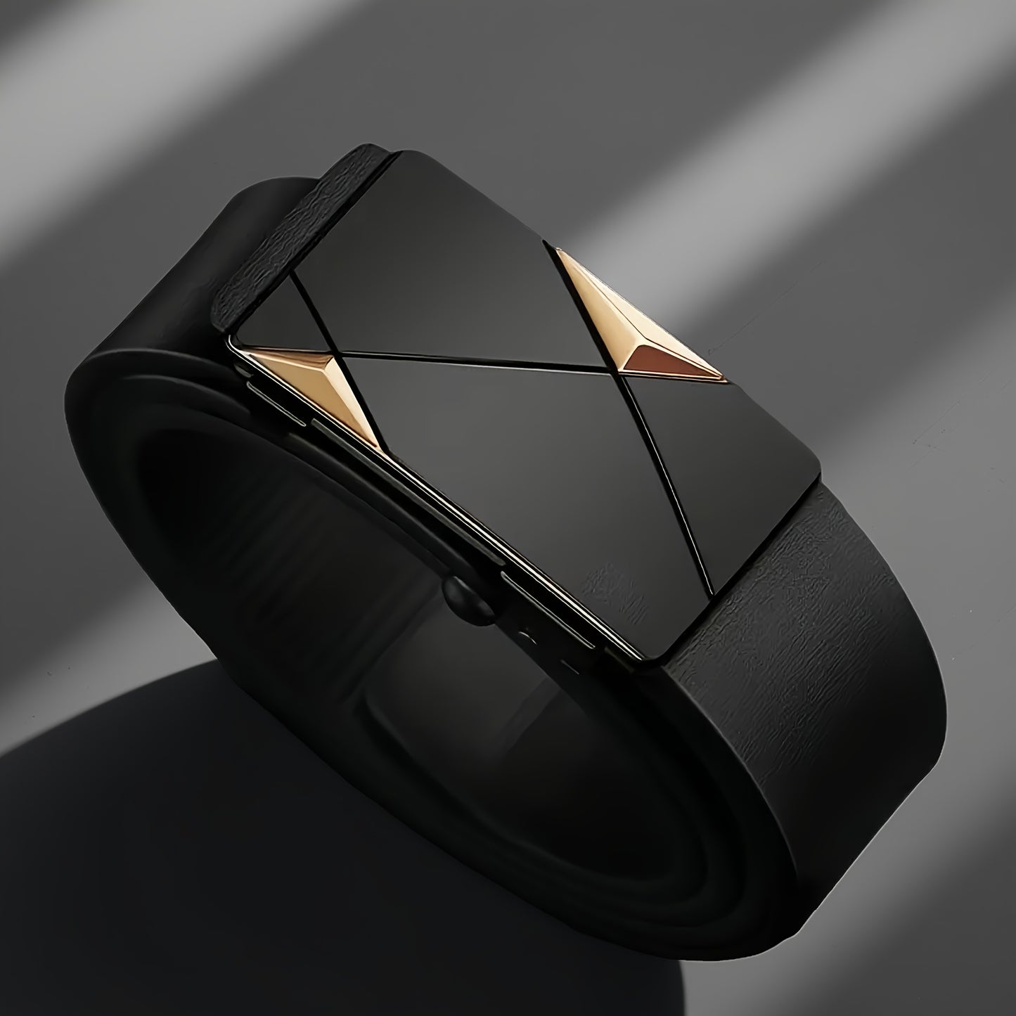 Ceinture Homme à Boucle Automatique – 1 ou 2 pcs, Motif Géométrique Noir et Doré, Style Formel et Décontracté, Cuir Synthétique, Fermeture Simple, Parfaite pour Mariage, Soirée et Usage Quotidien, Accessoire Luxe Minimaliste