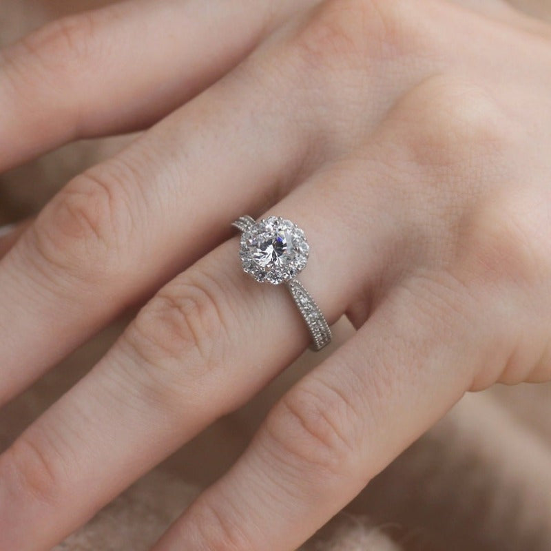 Bague vintage halo – plaquée argent, style Art déco, sertie de strass, anneau de fiançailles ou promesse, bijou tendance pour mariage et occasions spéciales