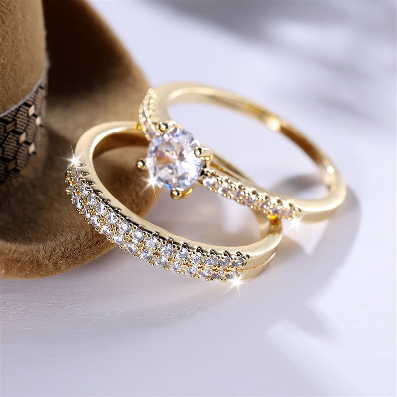 Set of 2 Luxurious Golden Rings Featuring Round-Cut White Stones with Four Claws, Perfect for Weddings And As Jewelry Gifts