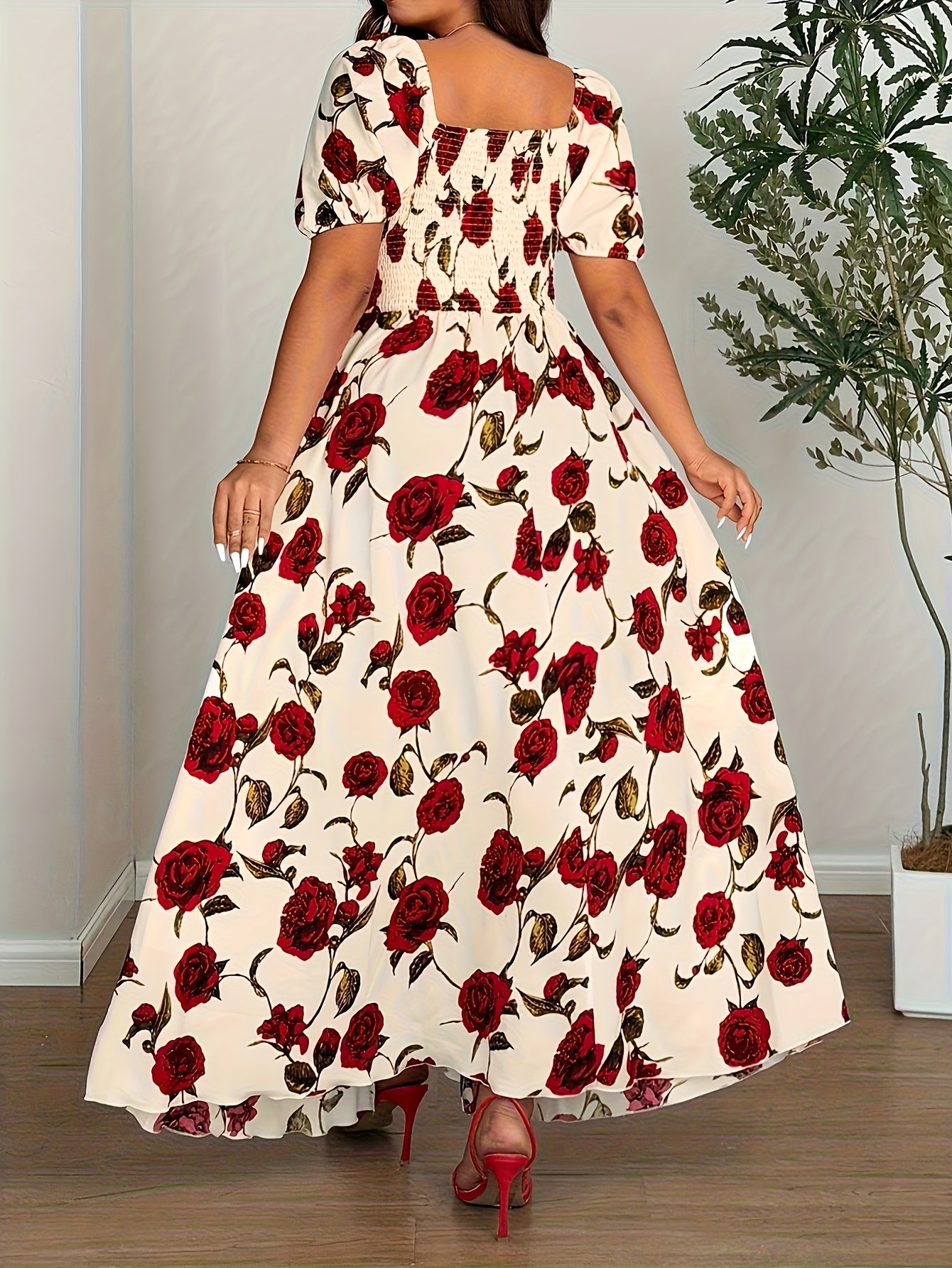 Robe d’été élégante grande taille femme – imprimé rose, épaules dénudées, fente sur le côté