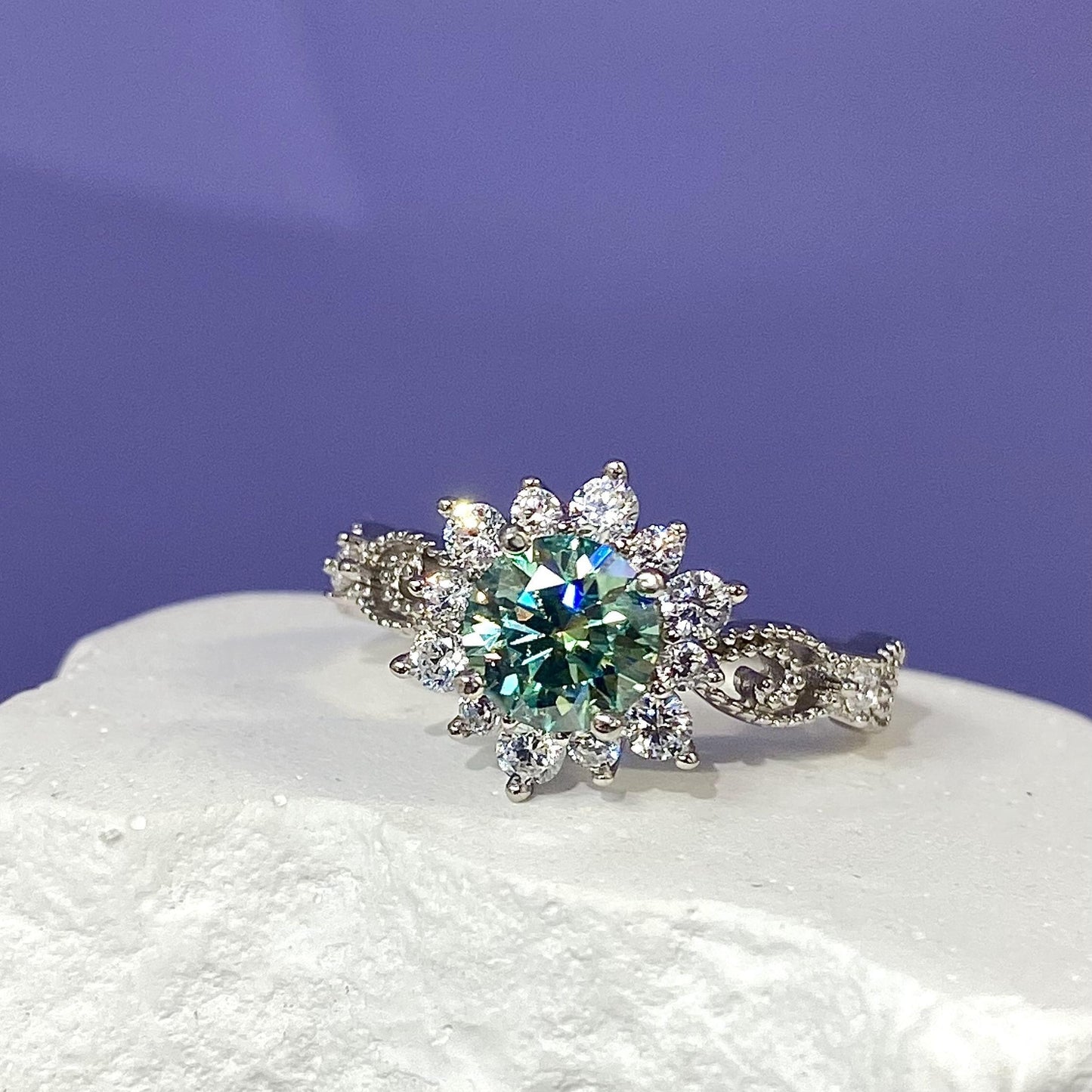 Vintage 1 Carat Green Moissanite Ring 925 Sterling Silvery Birthday Wedding Gifts for Women Girls