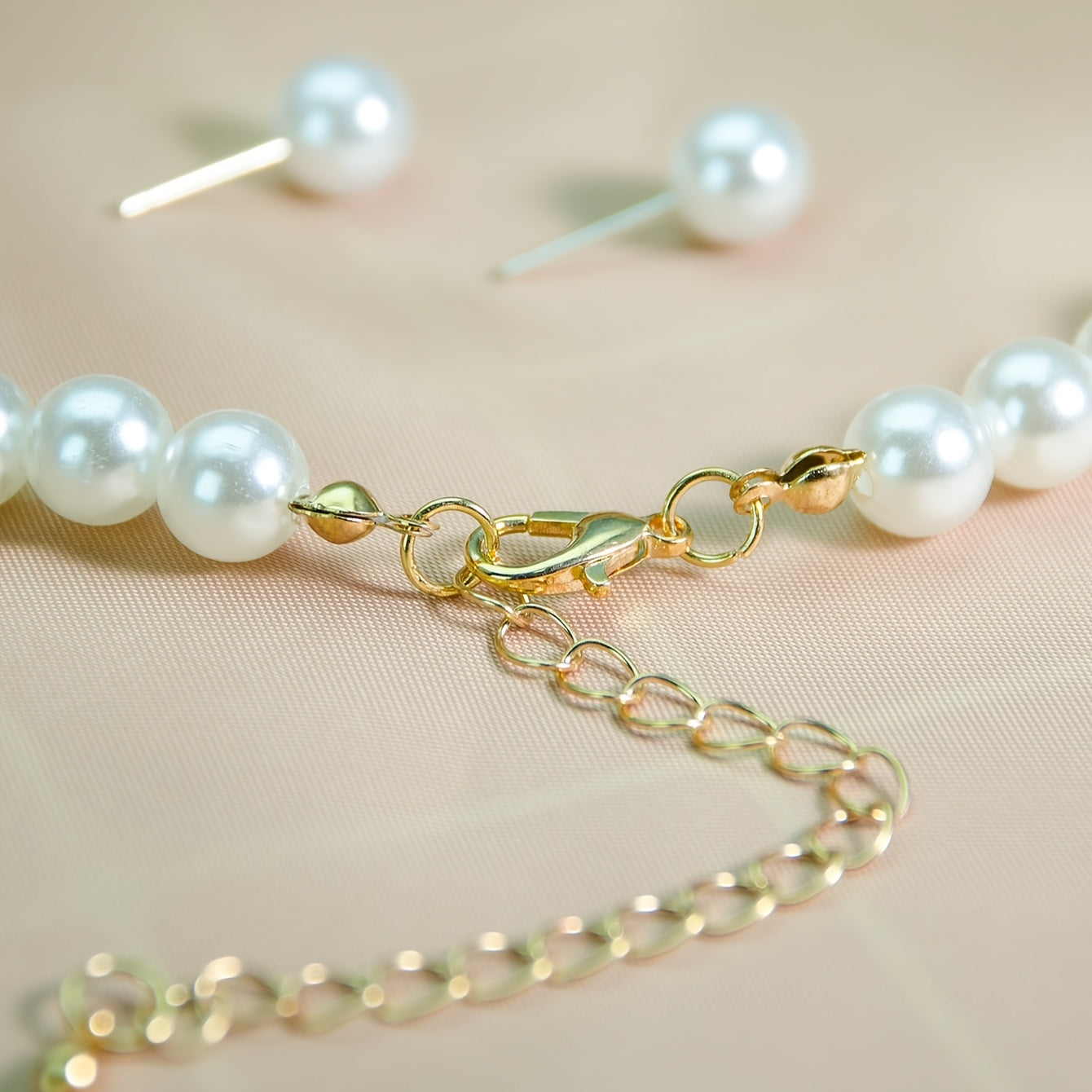 Lot de 3 Bijoux Femme Élégants – Collier et Boucles d’Oreilles Perles Imitation, Collier Multi-Rangs Ajustable, Perles Blanches, Style Minimaliste, Idéal Mariage, Soirée ou Quotidien, Cadeau Parfait pour Femme ou Petite Amie