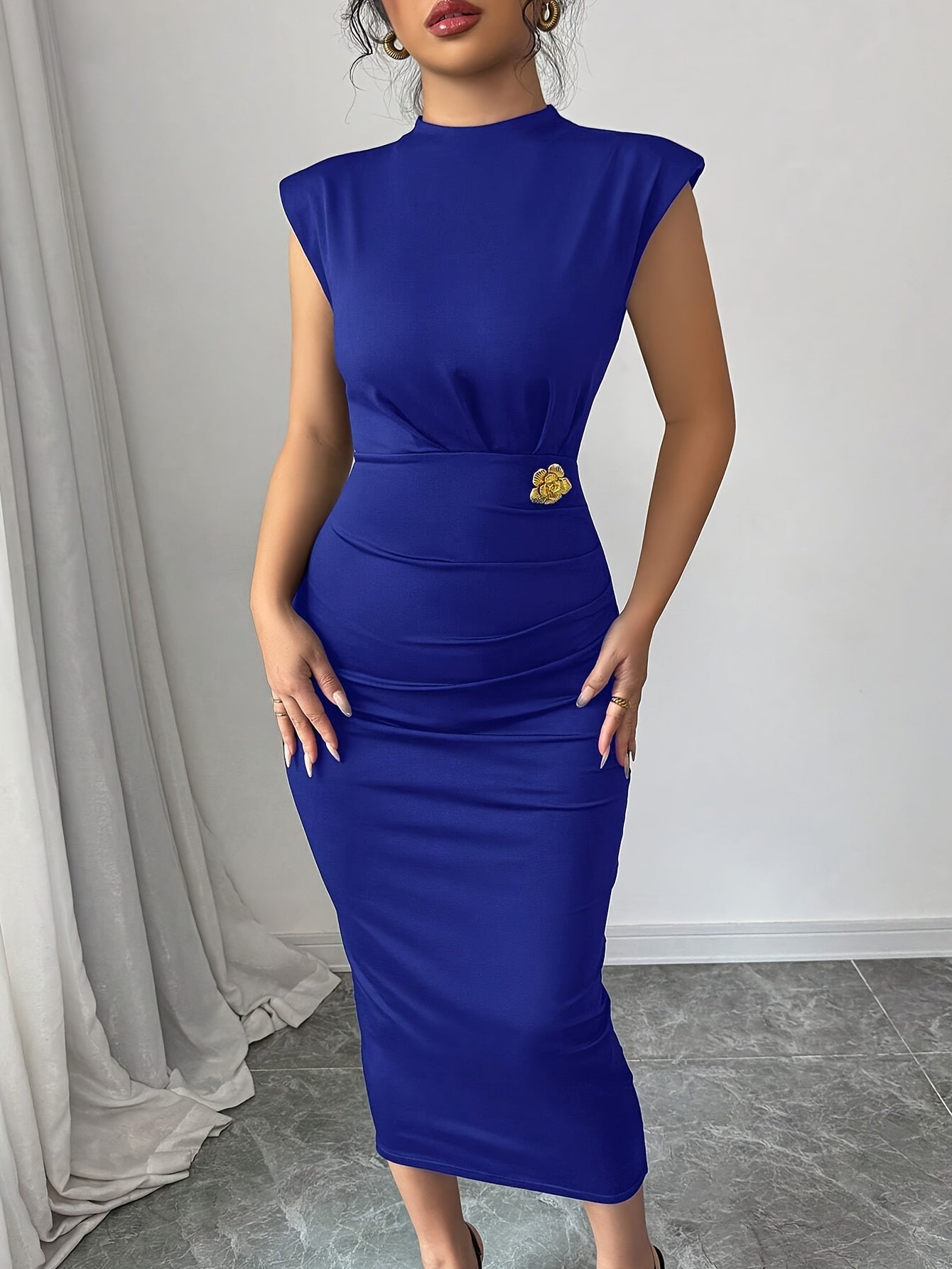 Robe Femme Bleu Royal Bodycon — Tenue Formelle et Décontractée pour Soirées, Bureau ou Rendez-vous, Coupe Flatteuse avec Texture Lisse Élégante, Tissu Plissé, Silhouette Élancée