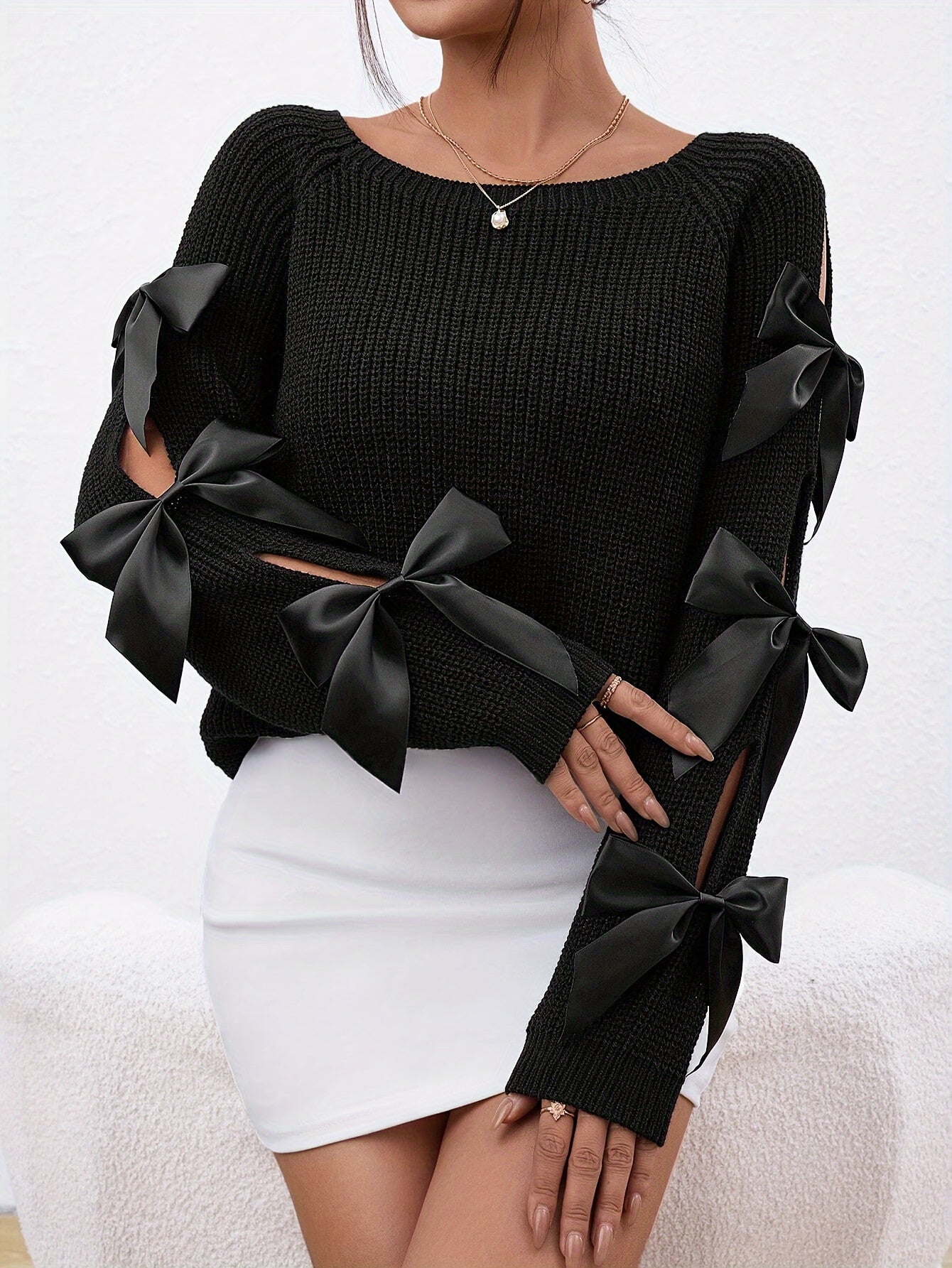 Pull élégant pour femmes – Col rond avec nœud décoratif, manches longues, détails découpés, automne/hiver