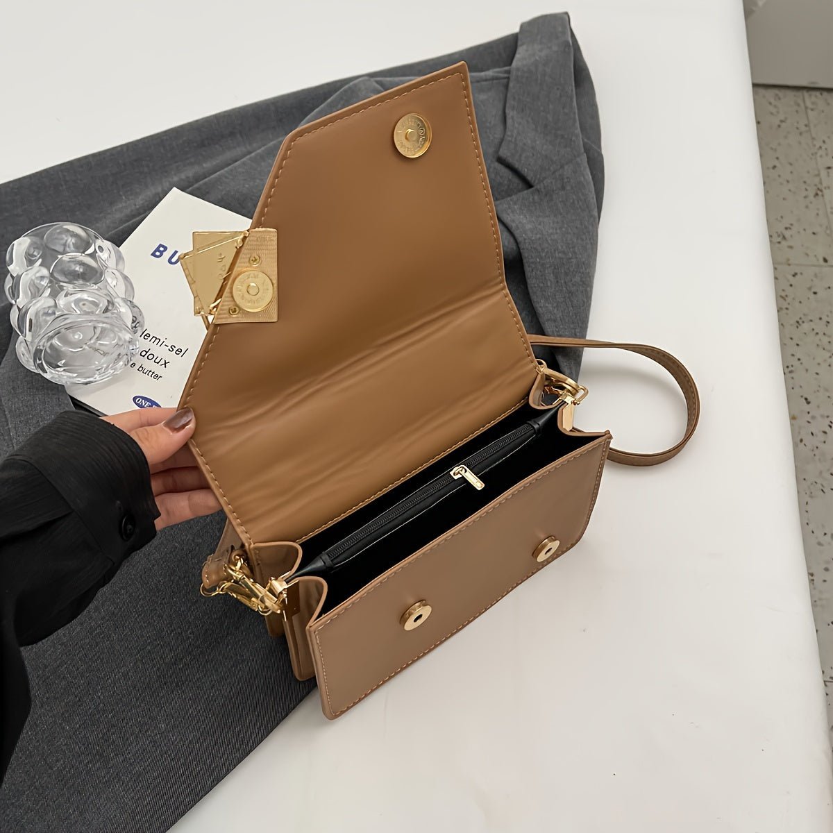 Petit sac carré– bandoulière réglable, fermeture éclair, polyvalent