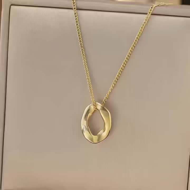 Collier Minimaliste Rétro en Acier Inoxydable 18K – Pendentif Irrégulier/Asymétrique, Élégant, Polyvalent pour Quotidien et Soirées, Accessoire Européen Chic Toute l’Année