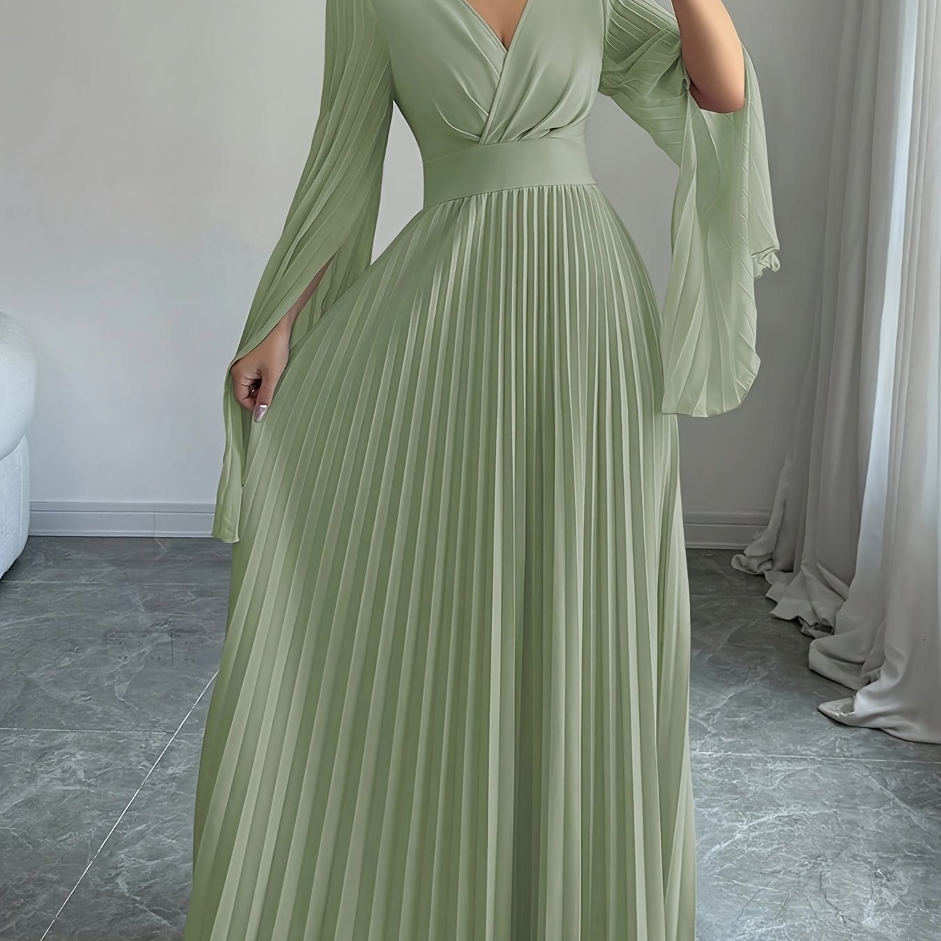 Elegant Long-Sleeve V-Neck Pleated Maxi Dress for Women, Perfect for Spring And Summer.