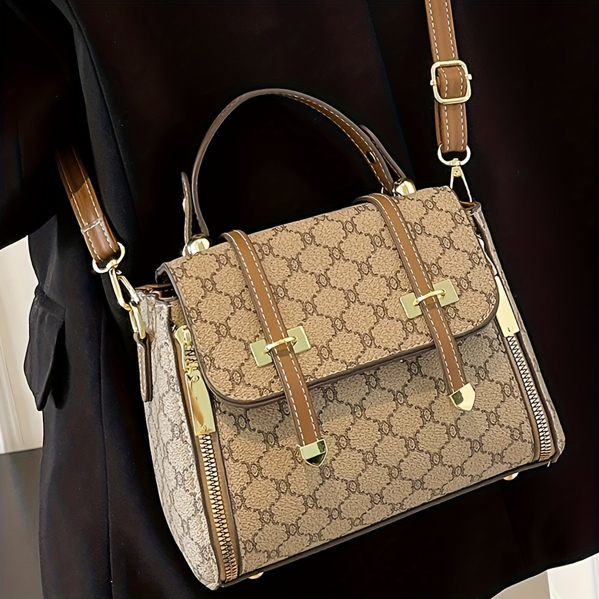 Sac à main grande capacité pour femmes– motif géométrique, fermeture magnétique, ferrures dorées, doublure polyester