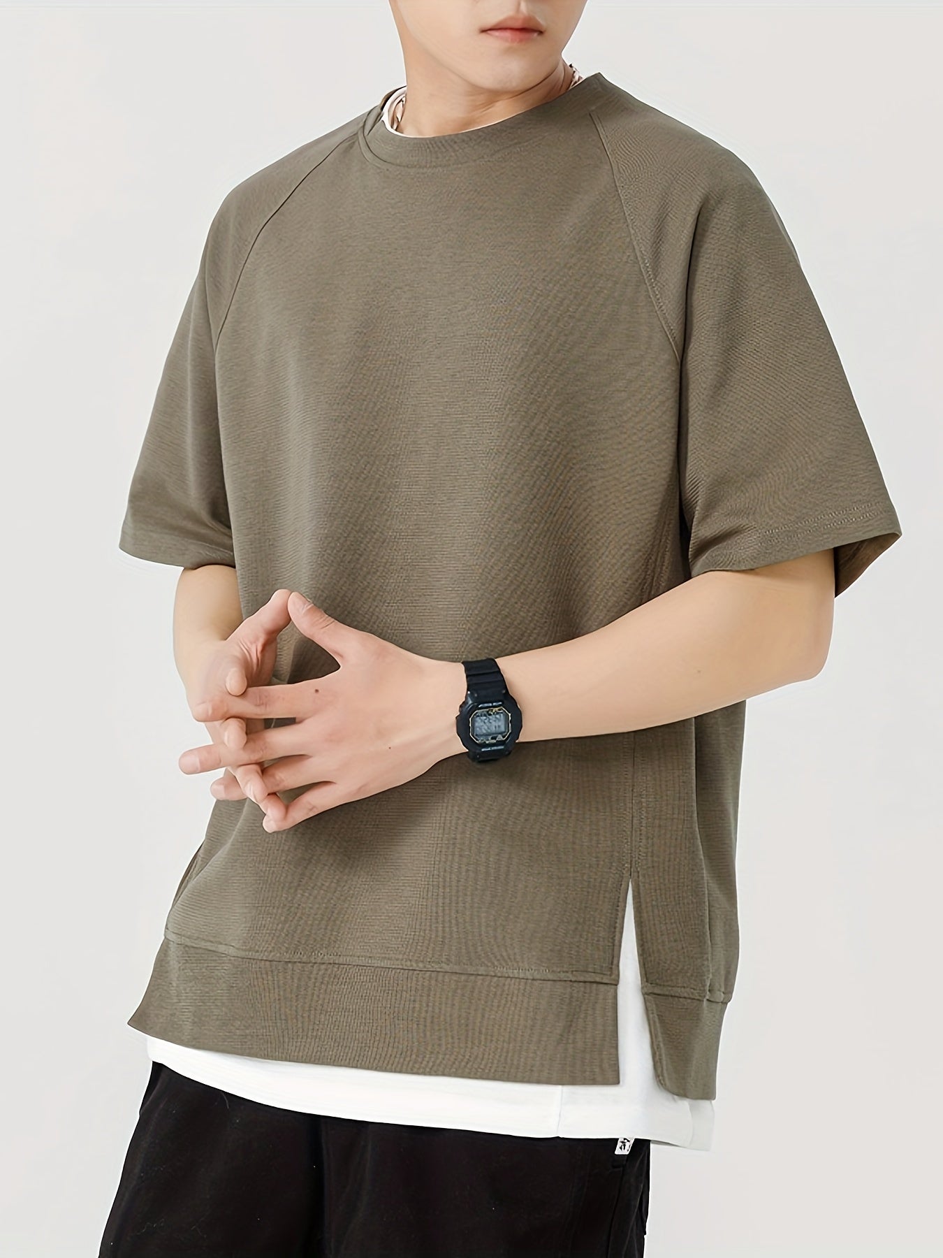 Men's Summer Casual Raglan Sleeve T-Shirt - Contrast Color-Blocked Faux Two-Piece Design, Solid Color Black Regular Fit Round Neck Tee, Machine Washable for Teens & Adults