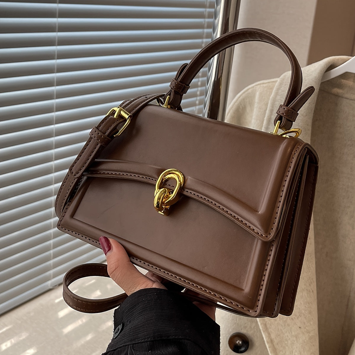 Petit sac carré femmes grand format simili cuir marron fermeture dorée polyvalent