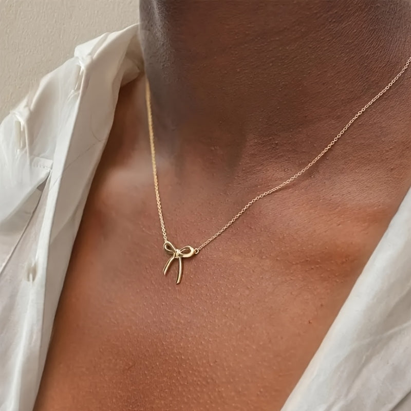 Collier Femme Minimaliste – Pendentif Nœud, Plaqué Or KC, Élégant pour Quotidien et Fêtes, Cadeau Intemporel, Bijou Polyvalent, Chaîne Délicate, Style Sophistiqué et Artisanat de Qualité