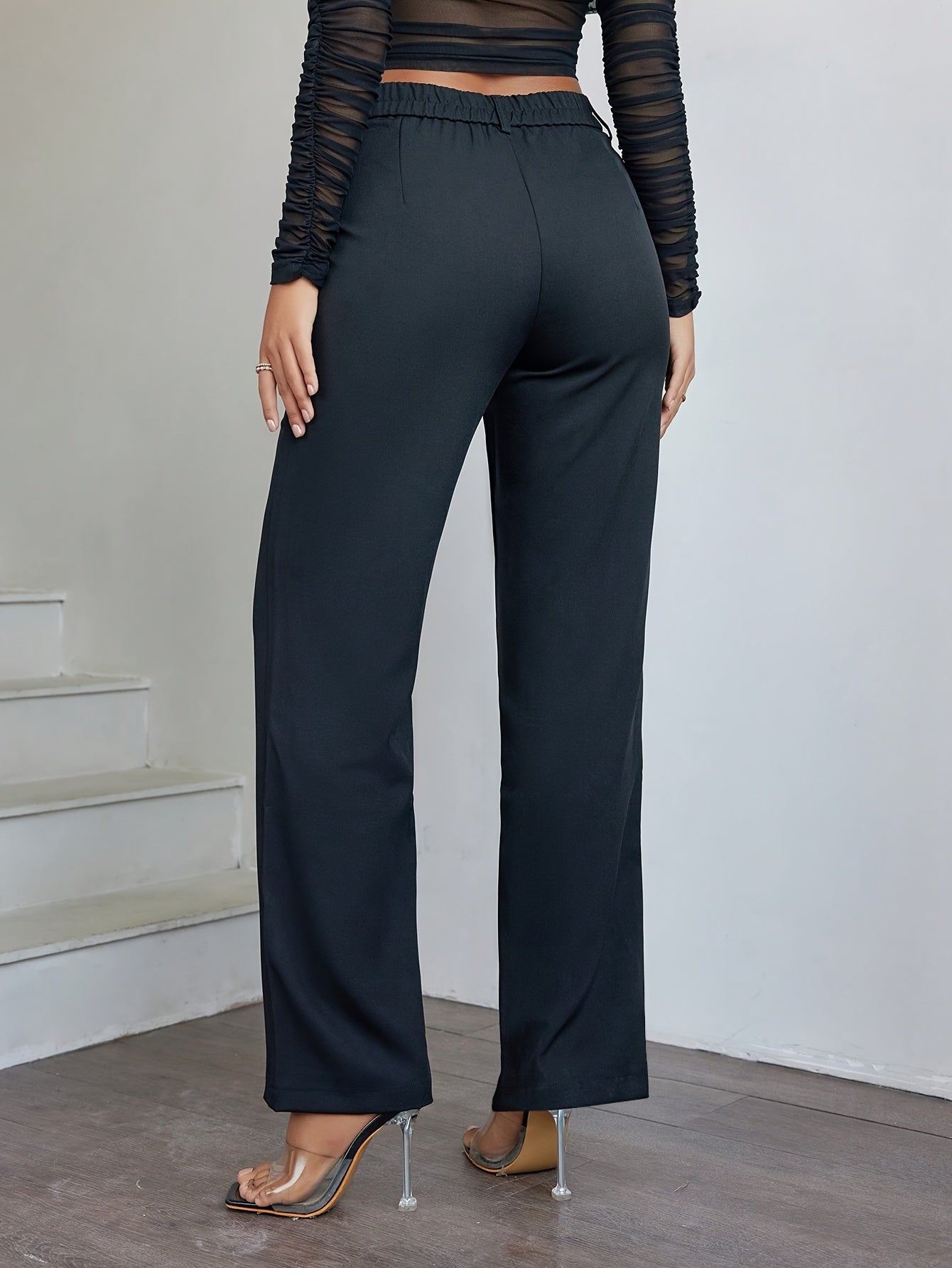 Pantalon Femme Noir Classique – Jambe Droite, Taille Haute, Slim Fit, Détail Couture Avant, Boutons, Bureau et Décontracté