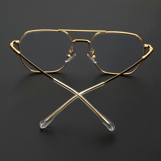 A Pair of Men'S Stylish Metal Glasses with Geometric Patterns, Featuring a Unique Double Bridge Design, Suitable for Everyday Wear in a Casual Style.
