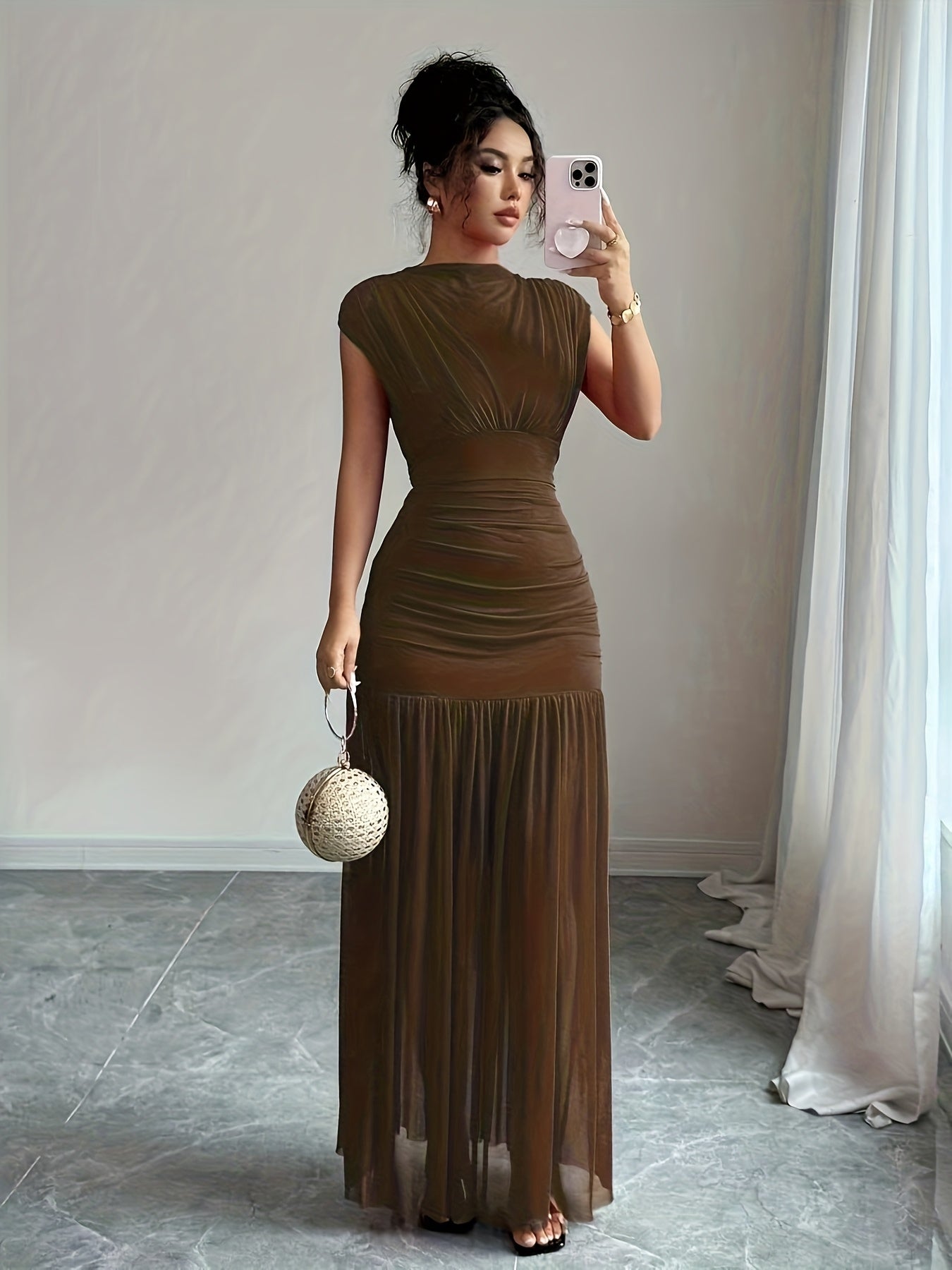 Robe Femme Élégante Rouge Longue au Sol — Col Bateau, Coupe Sirène/Trumpet, Col Smock et Taille Cintrée, Tissu Extensible, Couleur Unie, Idéale pour Soirées, Mariages et Cérémonies