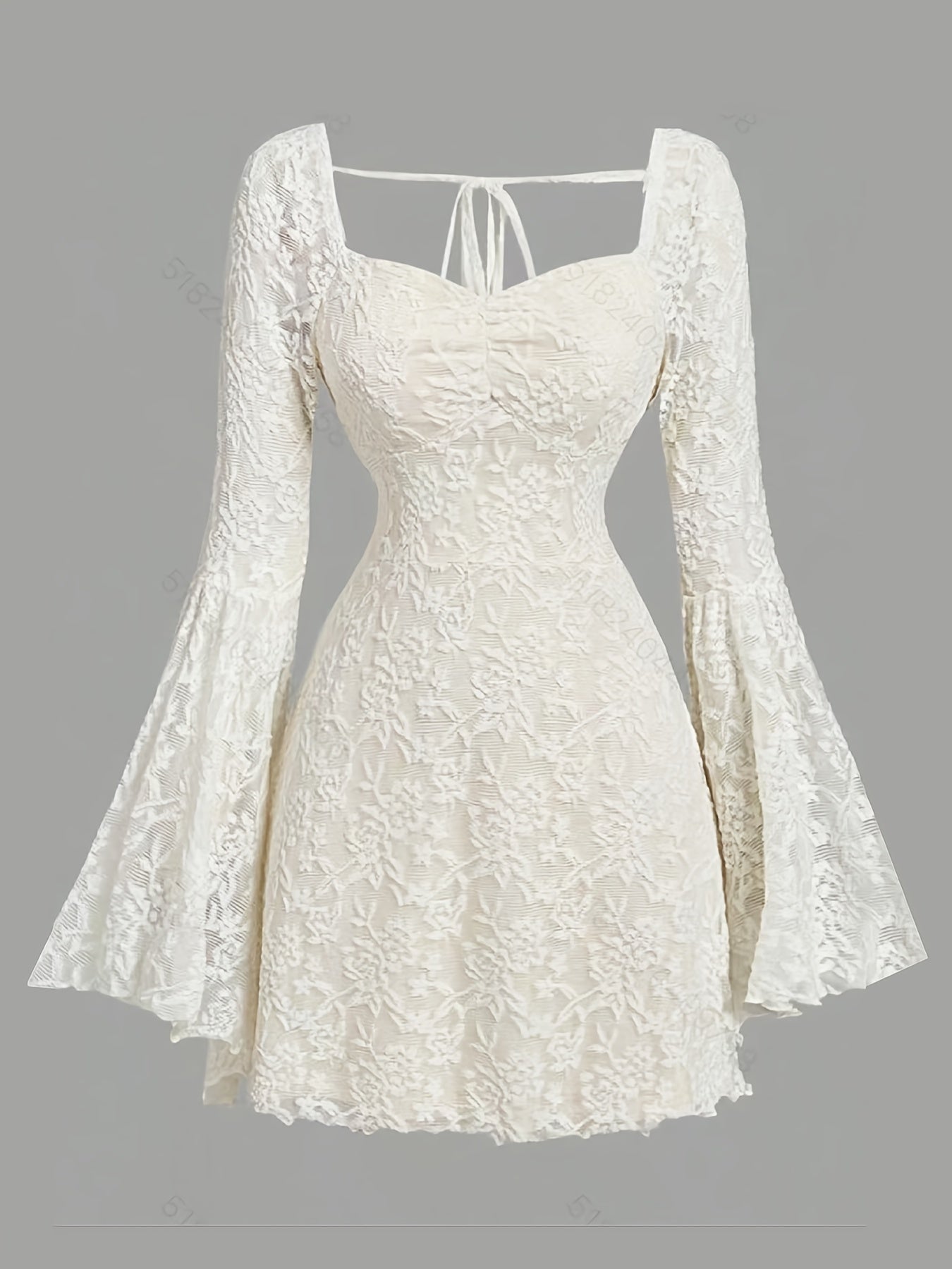 Robe courte tricotée style gothique à manches évasées