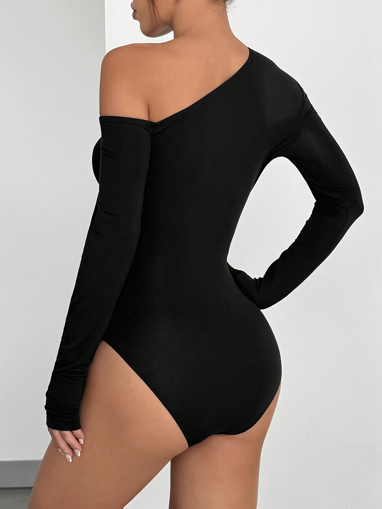 Body femme à manche longue, couleur unie, épaules dénudées, style simple et décontracté, coupe confortable et respirante, idéal pour un look quotidien d’automne