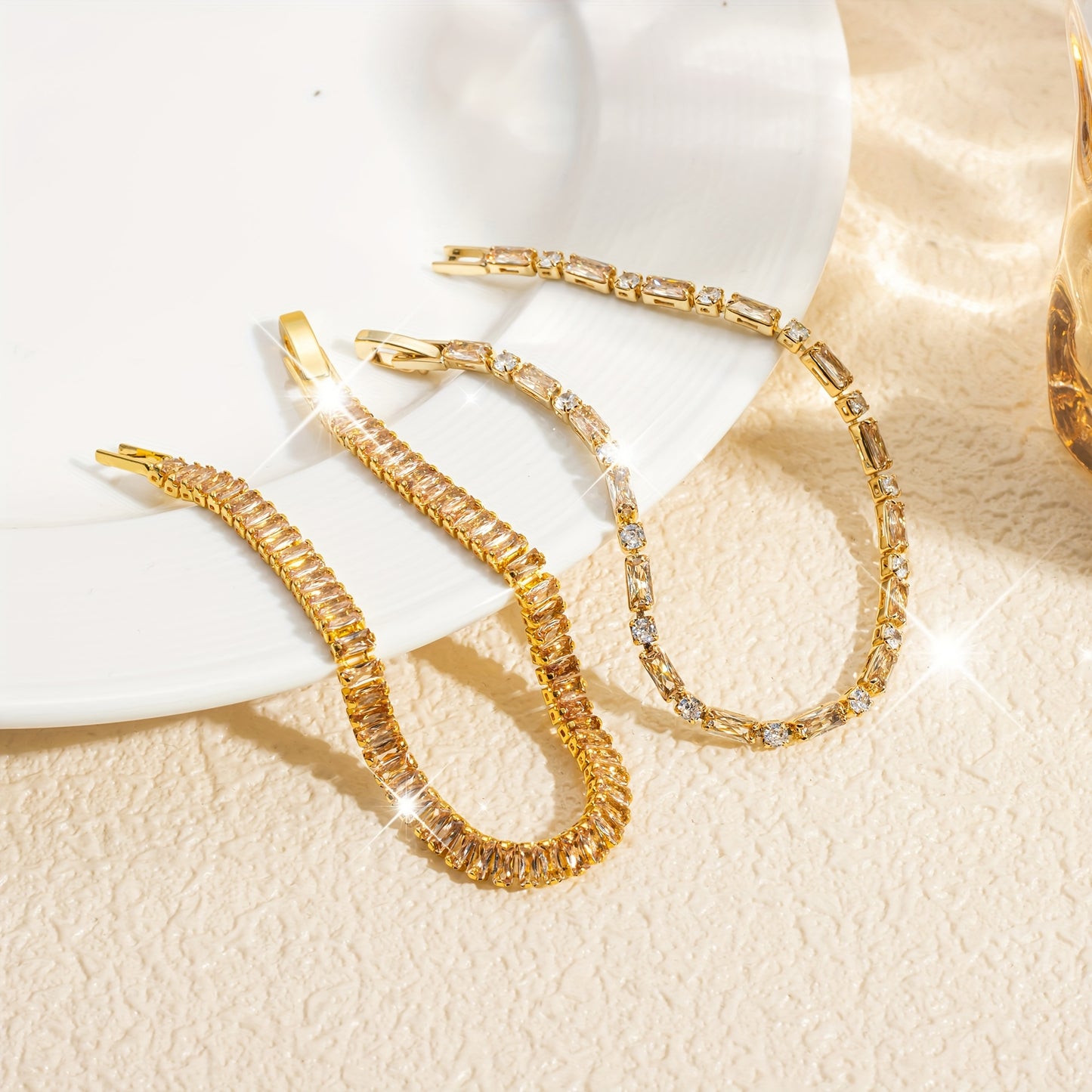 Lot de 2 Bracelets Tennis Femme – Style Élégant et Sexy, Alliage de Cuivre Plaqué Or 18K, Hypoallergénique et Anti-Oxydation, Design Unisexe, Zirconium Synthétique Rectangulaire 3A Effet Champagne, Bijoux Raffinés