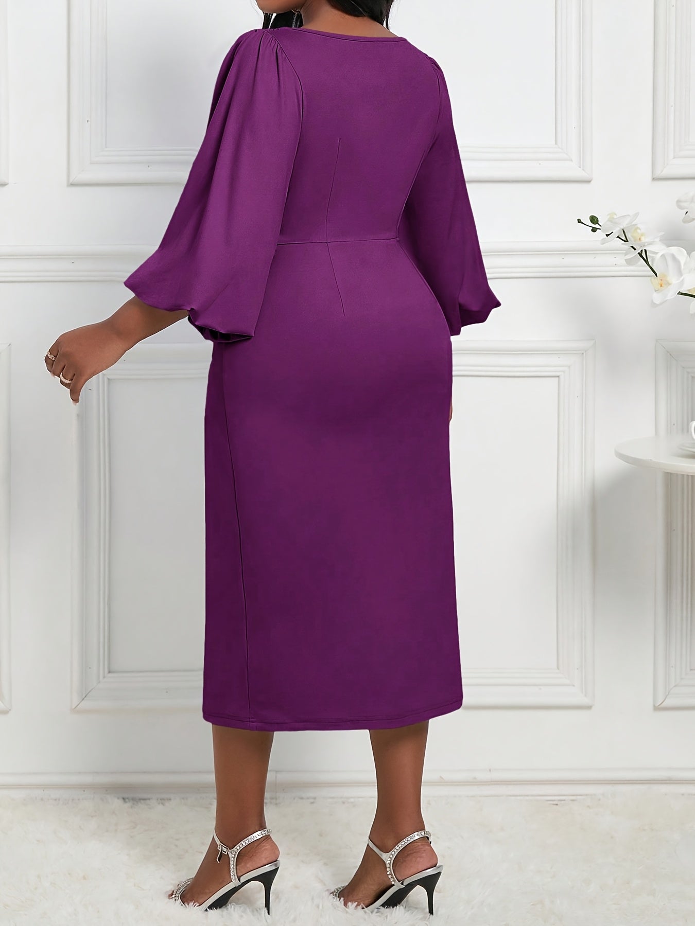 Robe sirène élégante grande taille femme – col bateau, manches 3/4, coupe A-line H-line, taille courte, longueur midi, couleur violet profond, tenue formelle pour mariage ou soirée, non lavable en machine