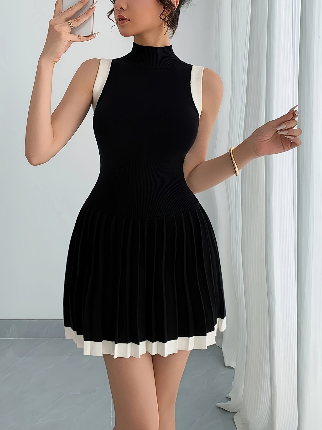 Robe Femme Élégante Sans Manches Col Haut — Mini Robe Noire Côtelée avec Bordure Blanche, Taille Cintrée et Jupe Évasée, Parfaite pour Printemps/Été/Automne, Style Adorable et Sophistiqué