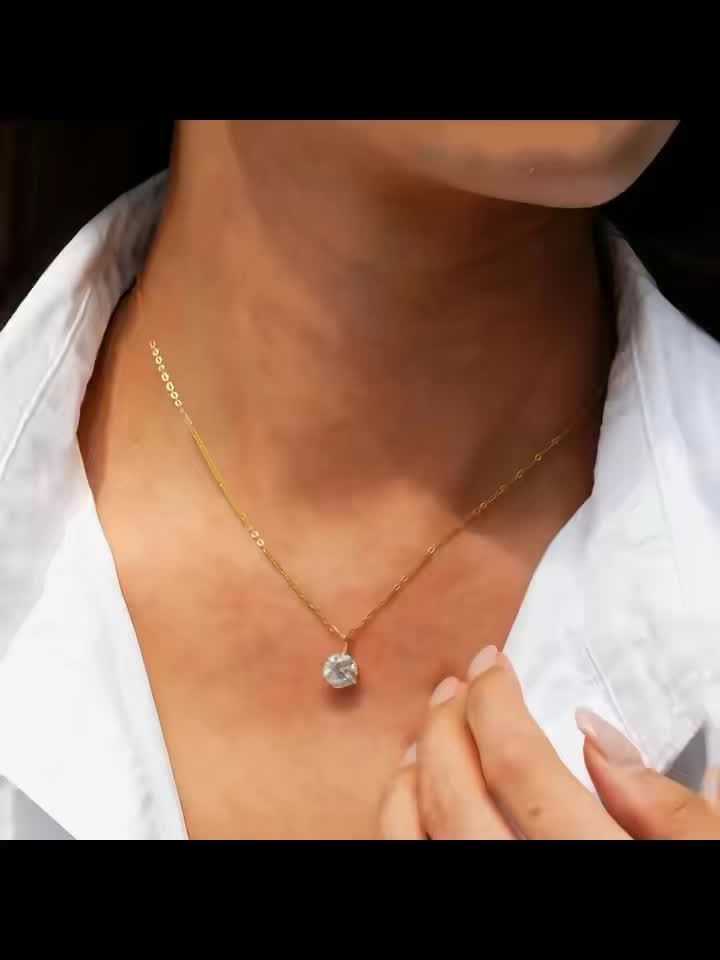Collier Femme Élégant – Pendentif Strass en Acier Inoxydable Plaqué Or 18K, Hypoallergénique, Idéal Quotidien et Cadeau, Bijou Polyvalent, Minimaliste et Durable